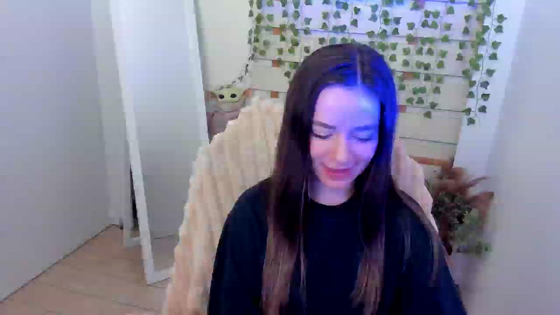 Gallery image thumbnail from KiraLove's myfreecams stream on, 05/26/2025, 12:56 image 5 of 20