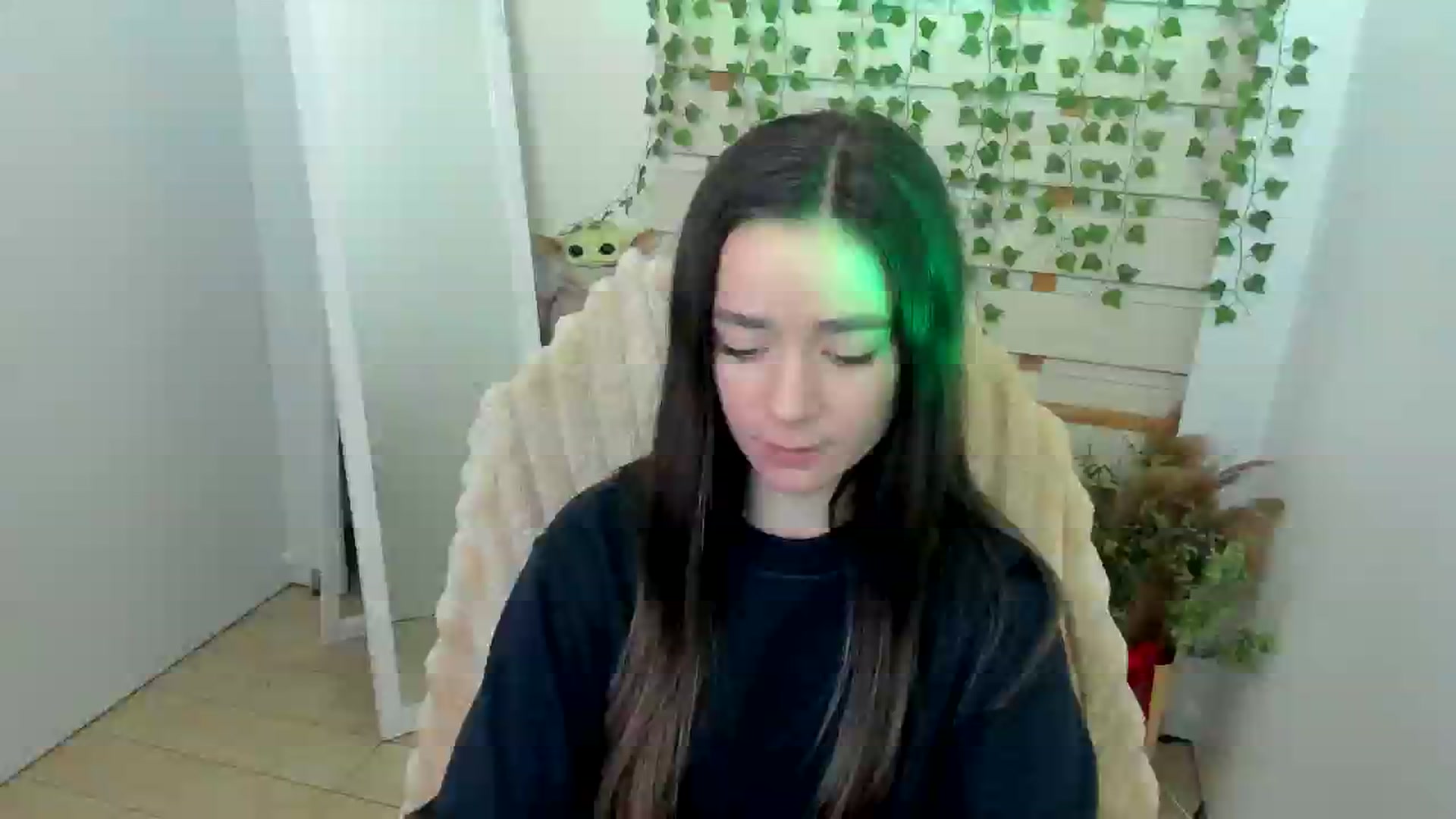 Gallery image thumbnail from KiraLove's myfreecams stream on, 05/26/2025, 12:56 image 10 of 20
