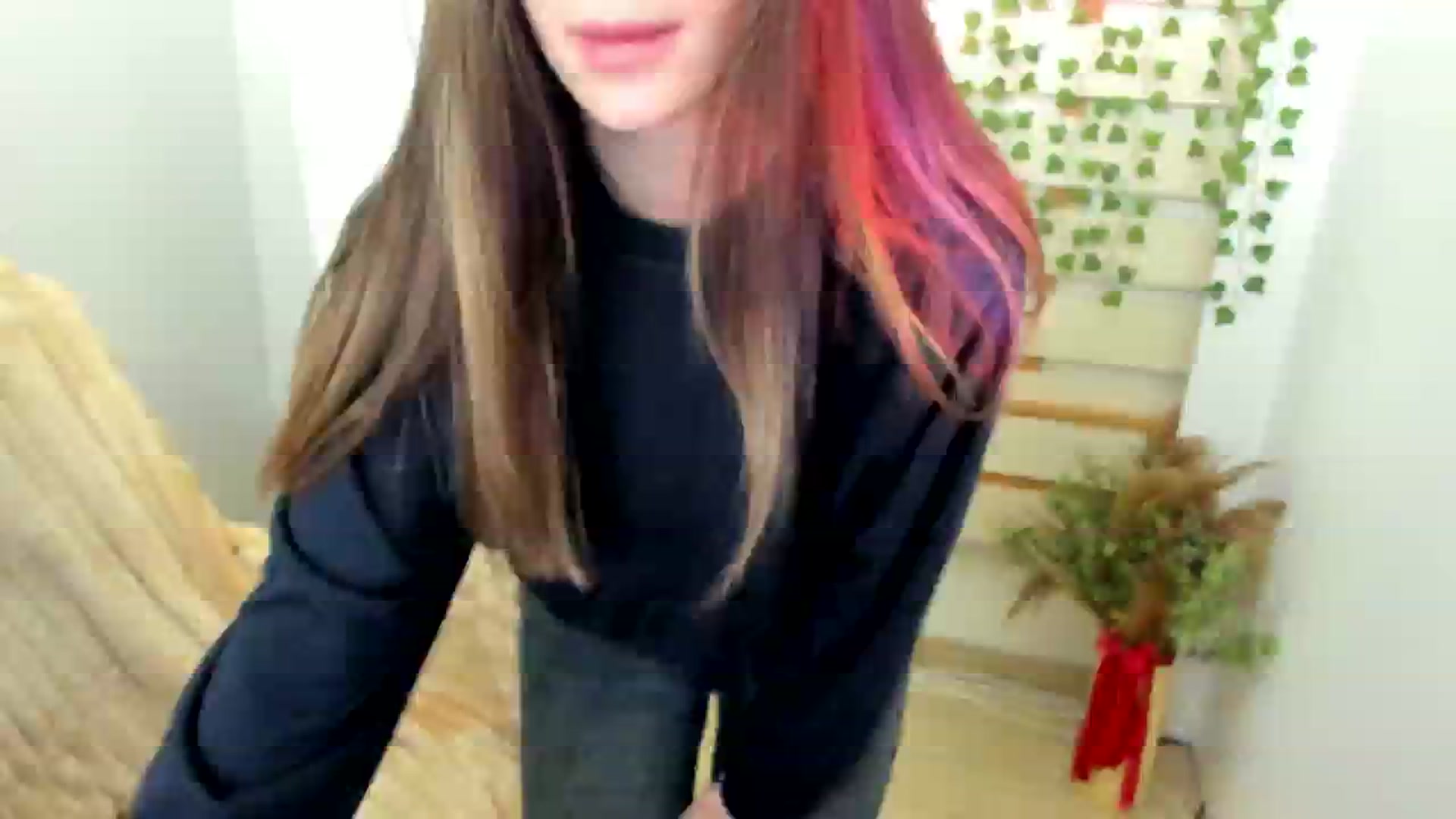 Gallery image thumbnail from KiraLove's myfreecams stream on, 05/26/2025, 12:56 image 17 of 20
