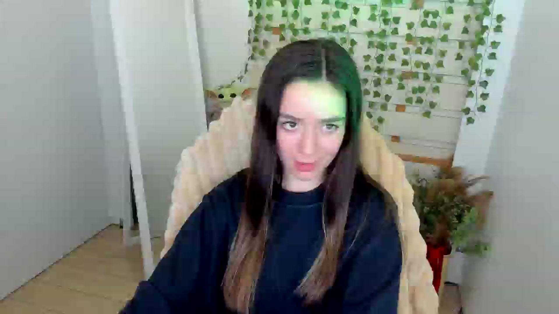 Gallery image thumbnail from KiraLove's myfreecams stream on, 05/26/2025, 12:56 image 7 of 20