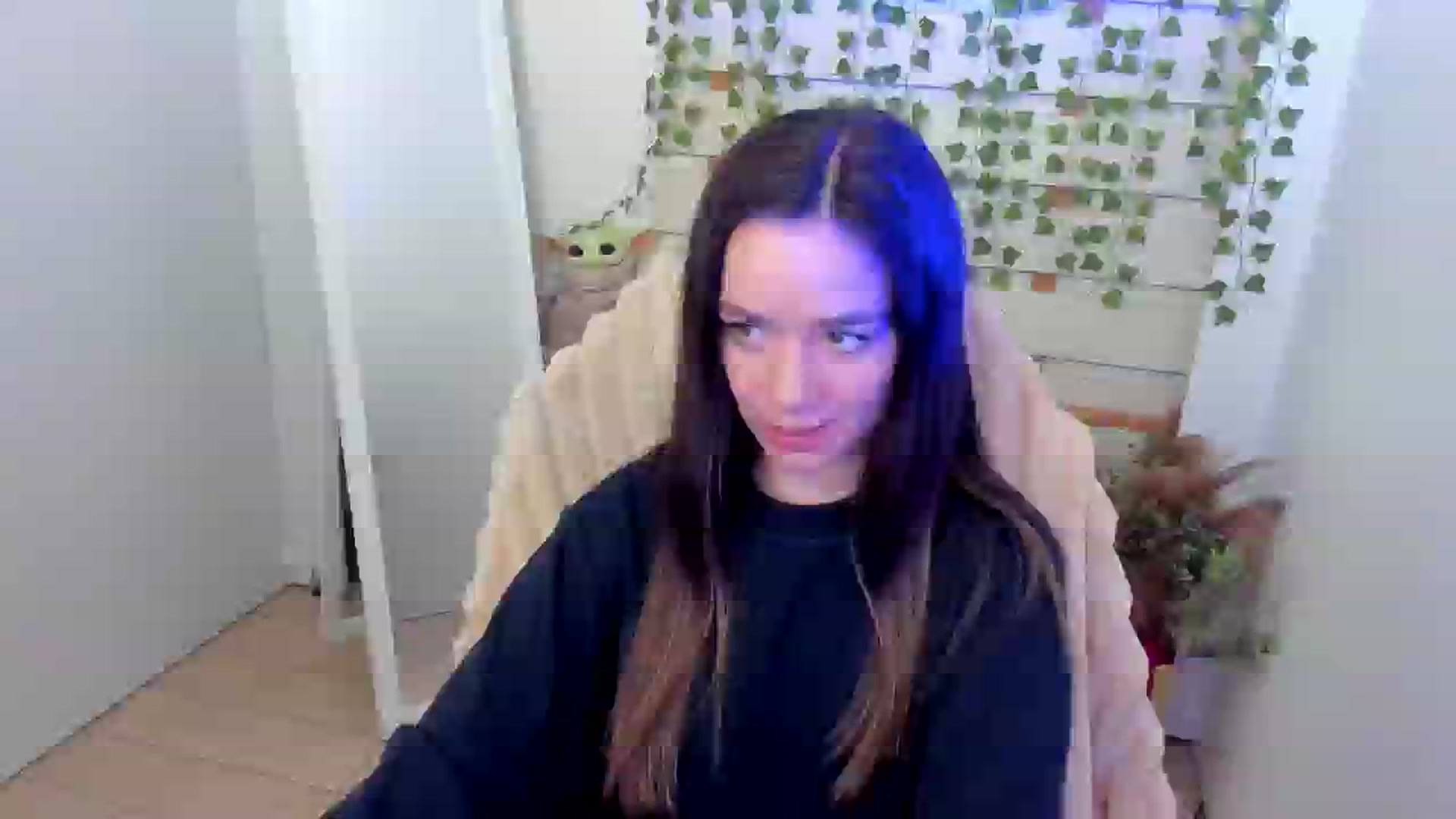 Gallery image thumbnail from KiraLove's myfreecams stream on, 05/26/2025, 12:56 image 4 of 20