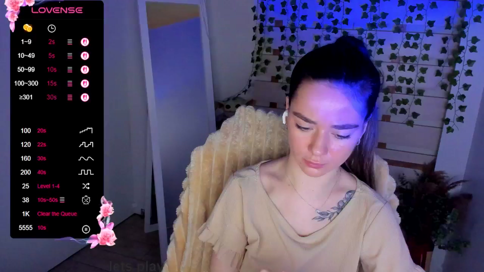 Gallery image thumbnail from KiraLove's myfreecams stream on, 05/27/2025, 09:41 image 19 of 20