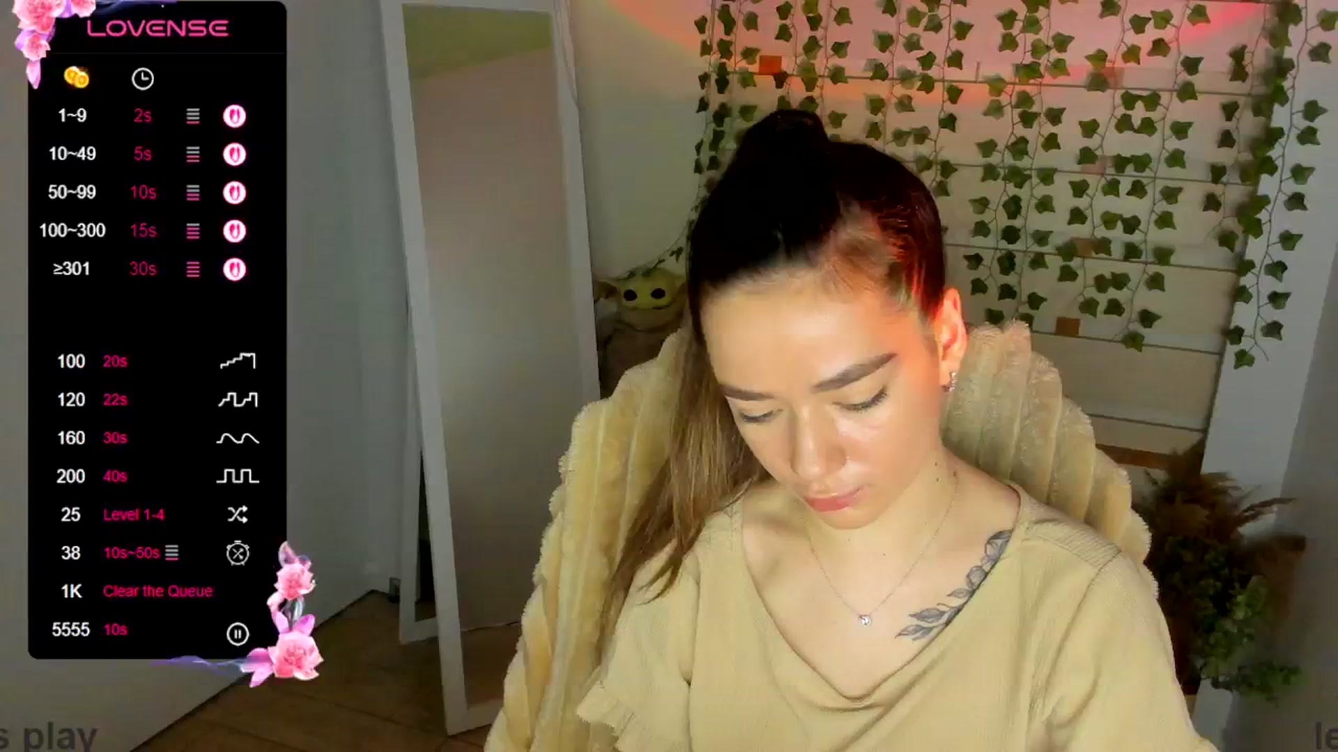 Gallery image thumbnail from KiraLove's myfreecams stream on, 05/27/2025, 09:41 image 17 of 20