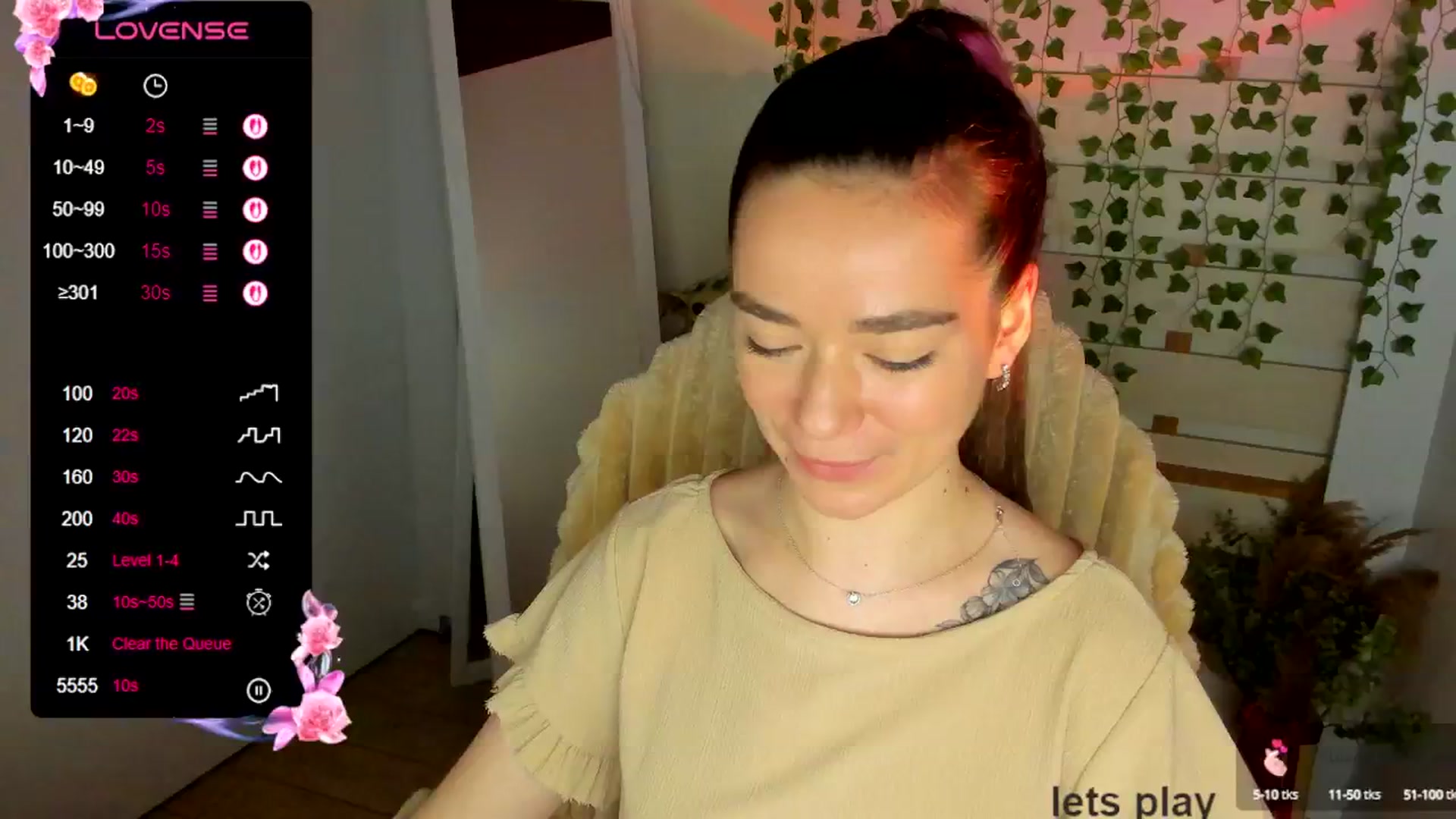 Gallery image thumbnail from KiraLove's myfreecams stream on, 05/27/2025, 11:32 image 15 of 20