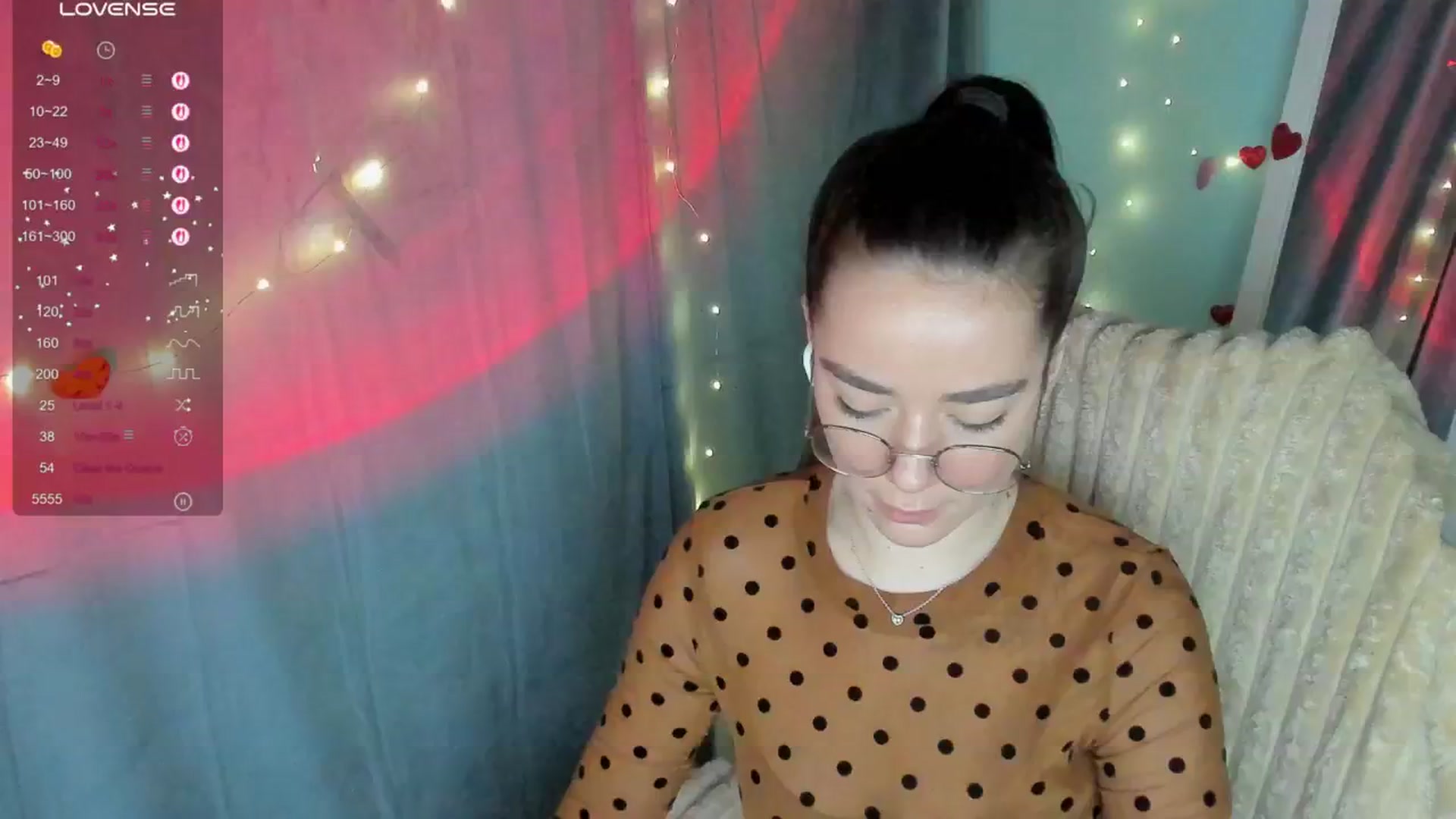 Gallery image thumbnail from KiraLove's myfreecams stream on, 05/28/2025, 11:27 image 20 of 20