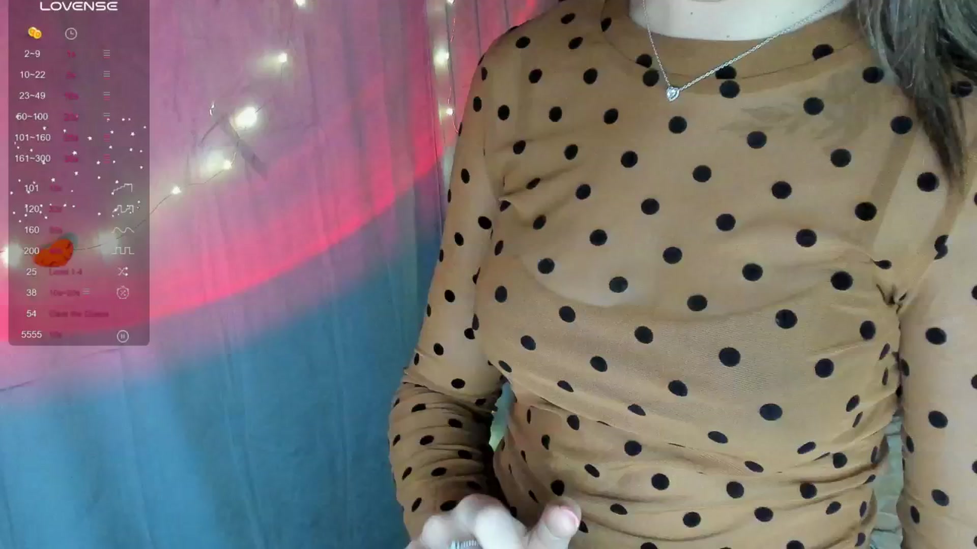 Gallery image thumbnail from KiraLove's myfreecams stream on, 05/28/2025, 11:27 image 12 of 20