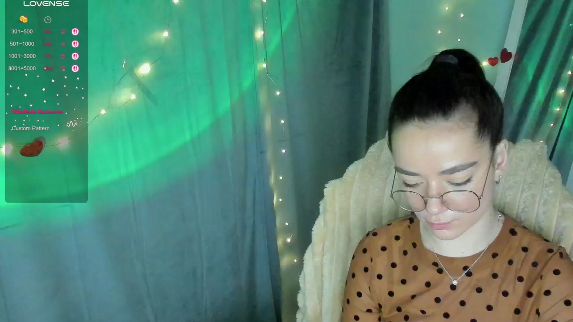 Gallery image thumbnail from KiraLove's myfreecams stream on, 05/28/2025, 11:27 image 8 of 20
