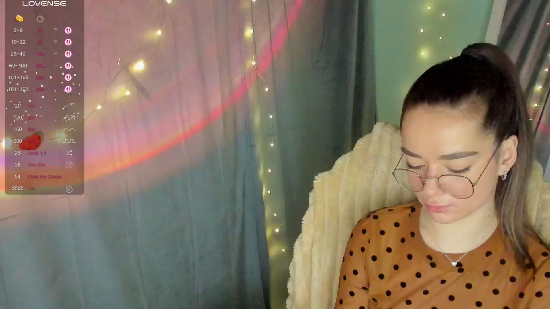 Gallery image thumbnail from KiraLove's myfreecams stream on, 05/28/2025, 11:27 image 7 of 20