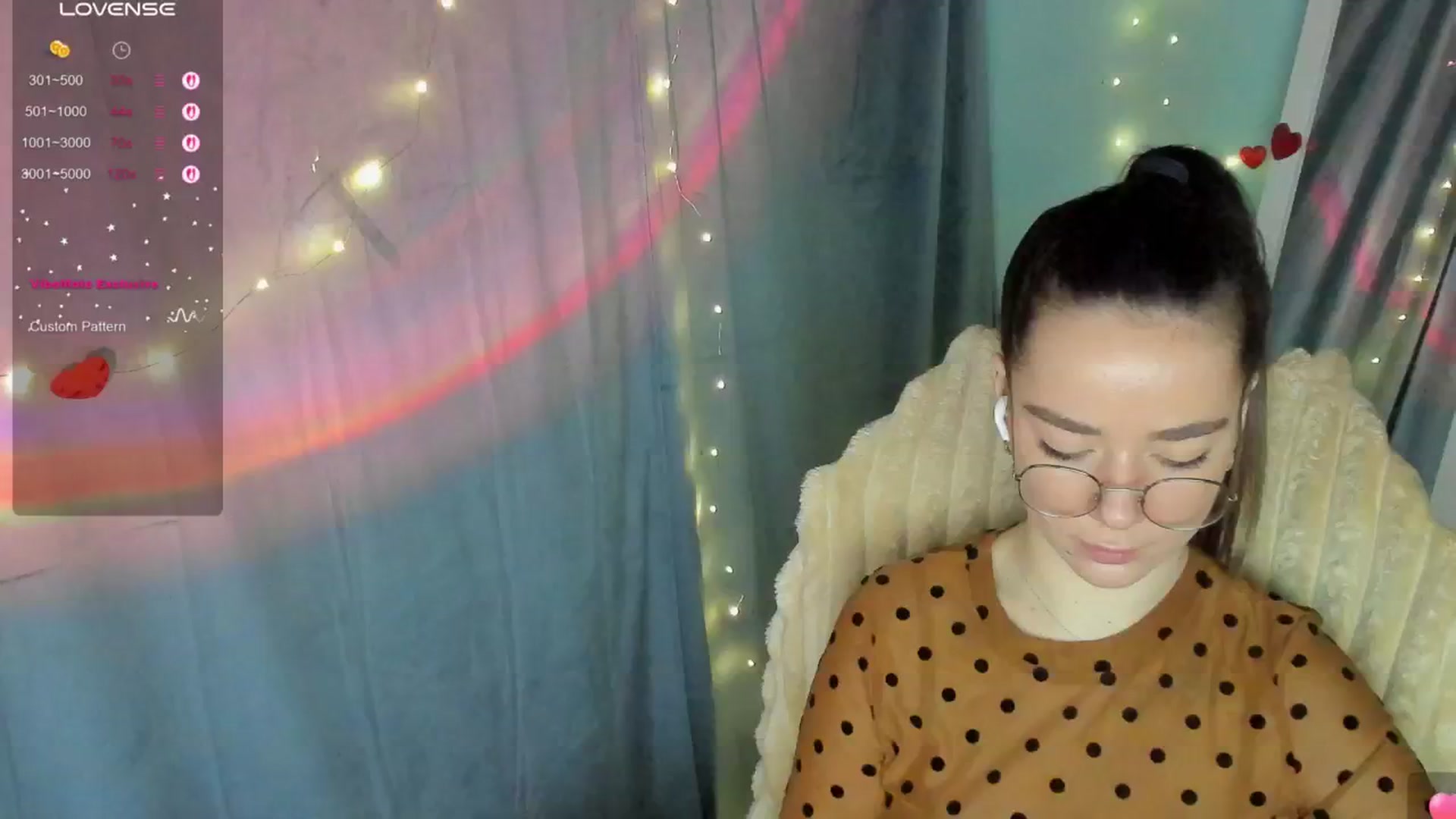 Gallery image thumbnail from KiraLove's myfreecams stream on, 05/28/2025, 11:27 image 3 of 20