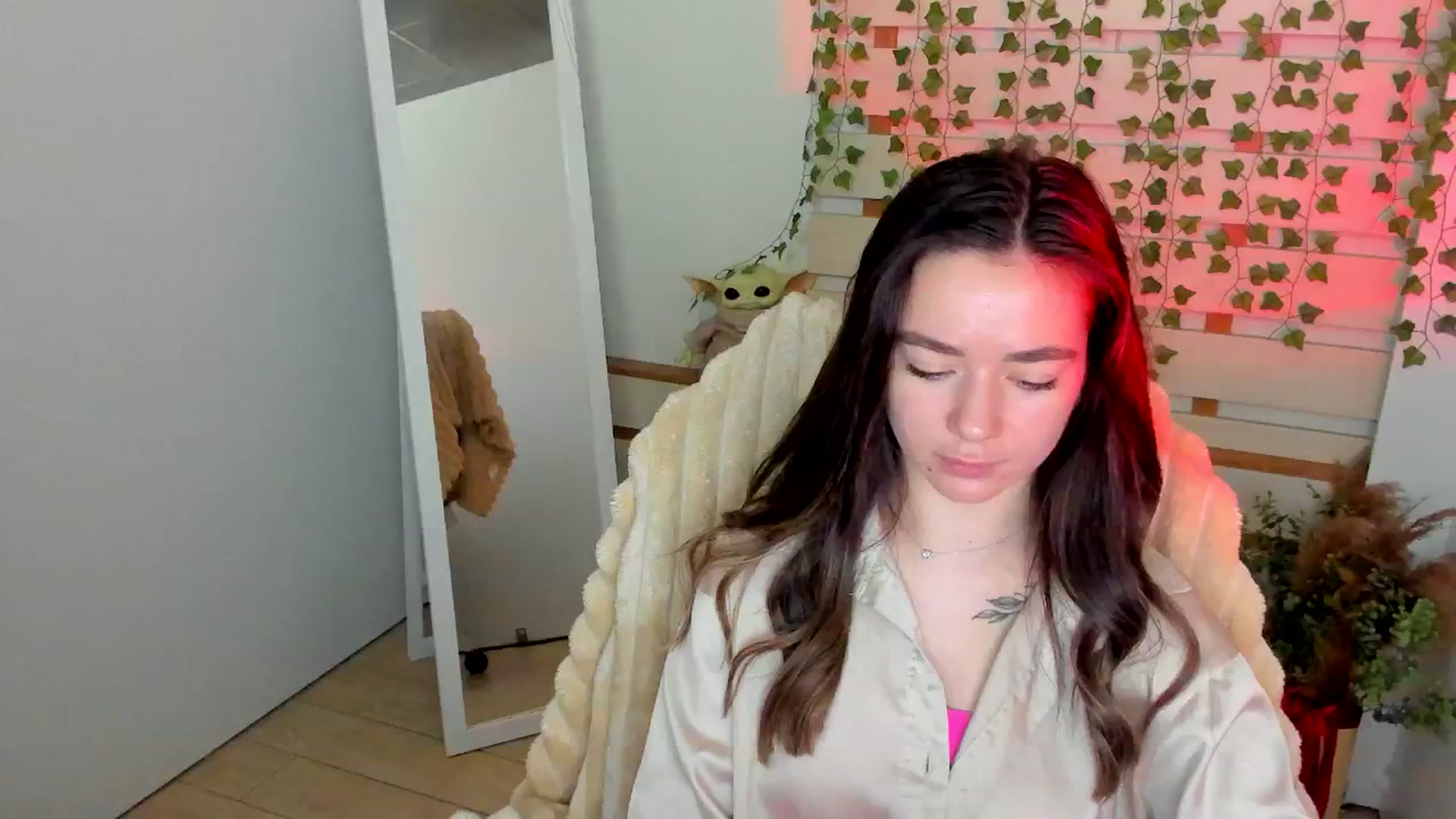 Gallery image thumbnail from KiraLove's myfreecams stream on, 06/08/2025, 07:35 image 20 of 20