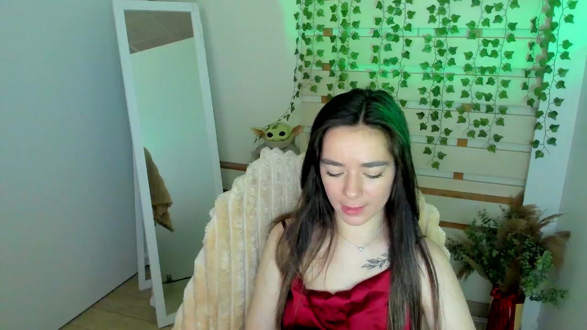 Gallery image thumbnail from KiraLove's myfreecams stream on, 06/10/2025, 07:27 image 14 of 20
