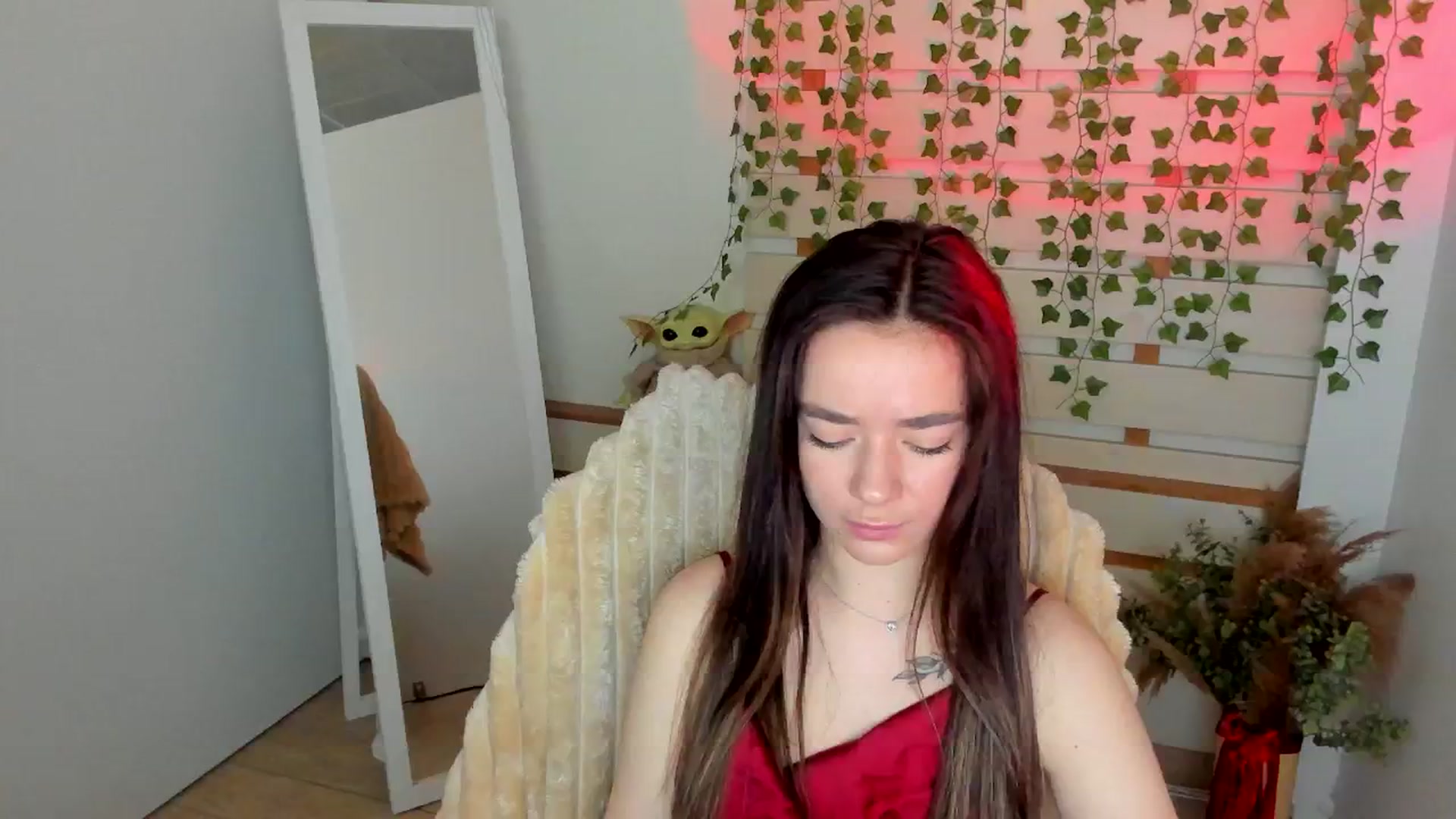 Gallery image thumbnail from KiraLove's myfreecams stream on, 06/10/2025, 07:27 image 19 of 20