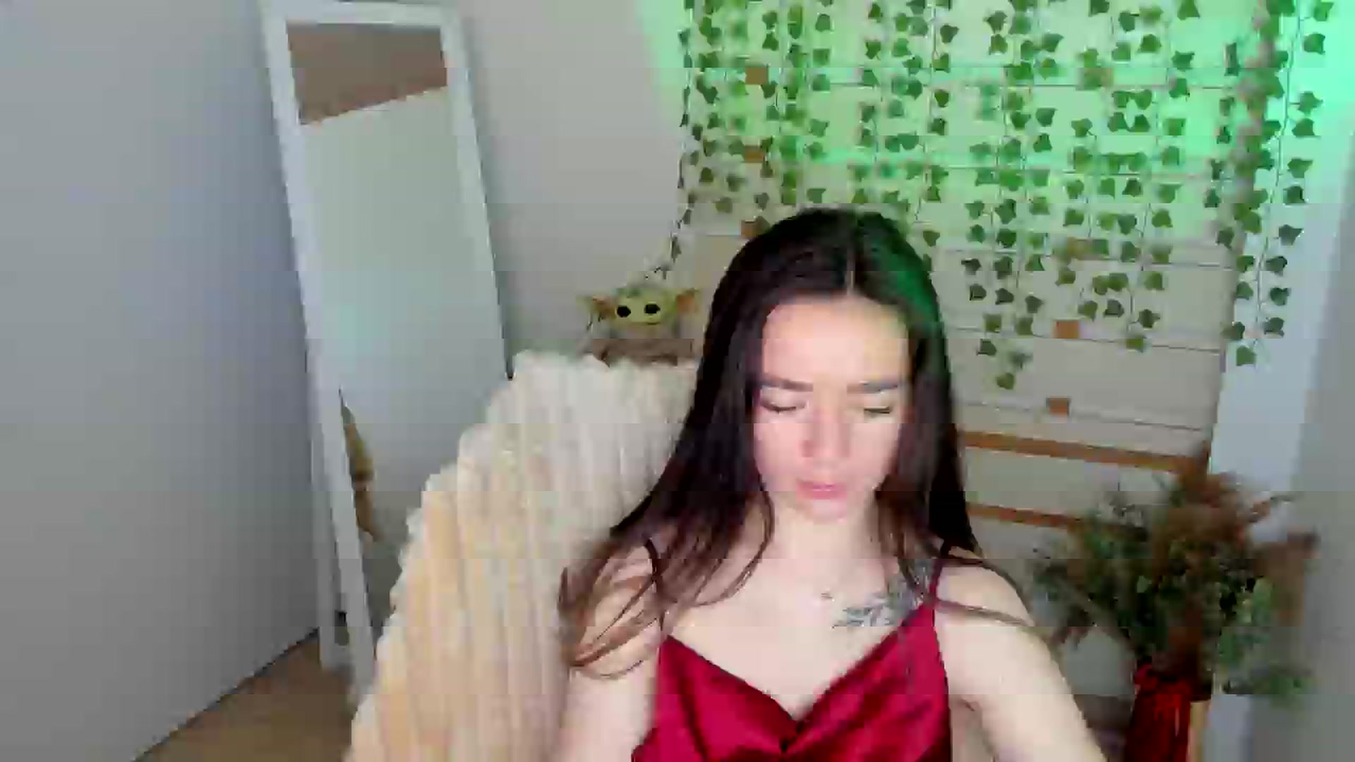 Gallery image thumbnail from KiraLove's myfreecams stream on, 06/10/2025, 07:27 image 9 of 20