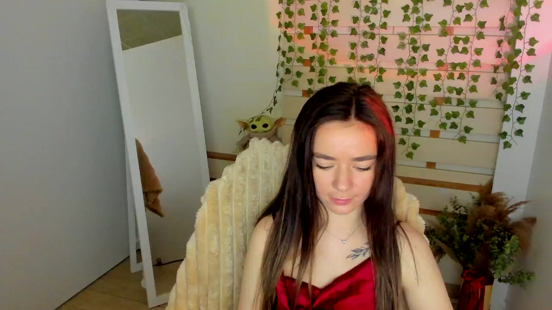 Gallery image thumbnail from KiraLove's myfreecams stream on, 06/10/2025, 07:27 image 13 of 20
