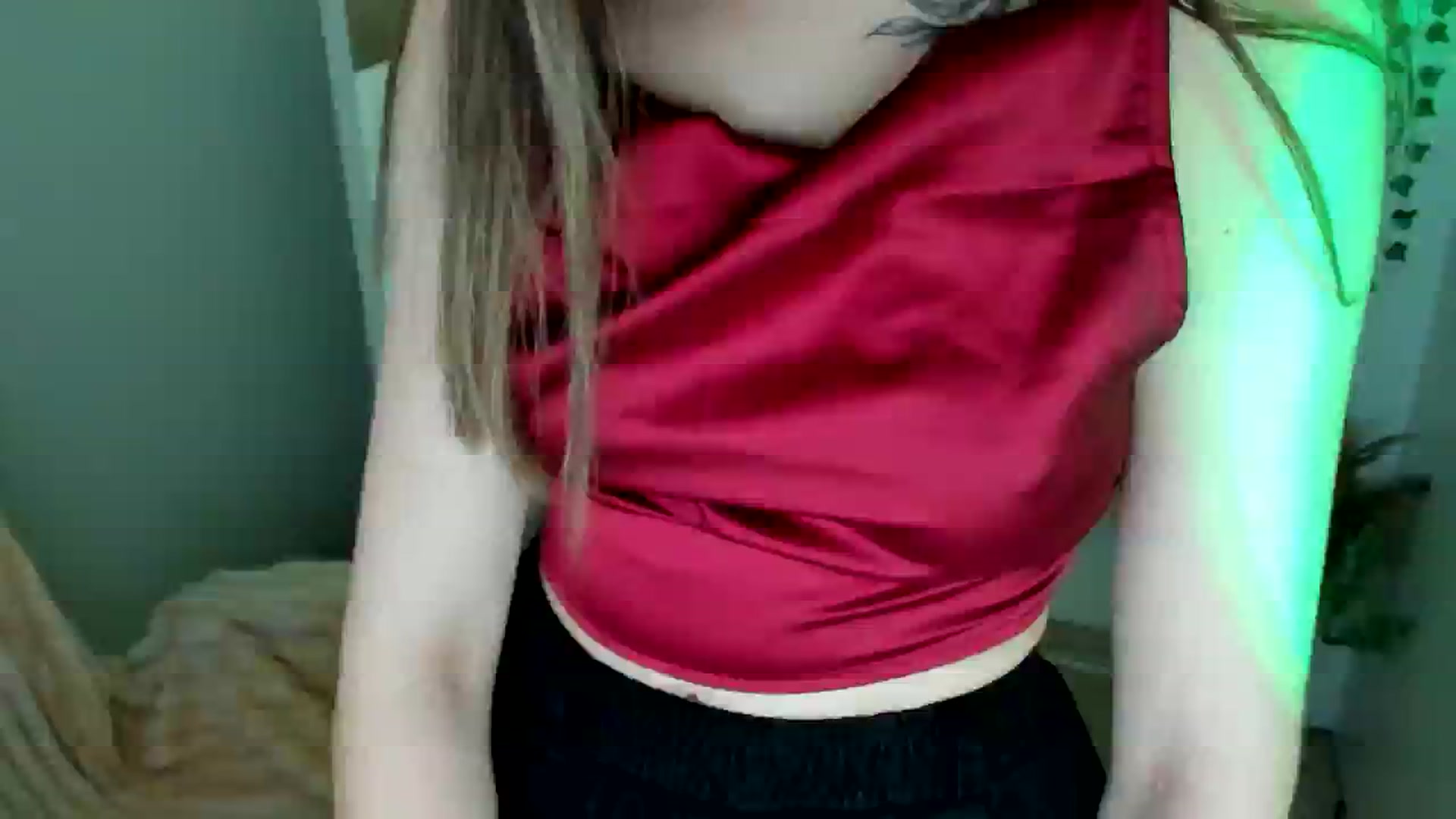 Gallery image thumbnail from KiraLove's myfreecams stream on, 06/10/2025, 11:46 image 2 of 20