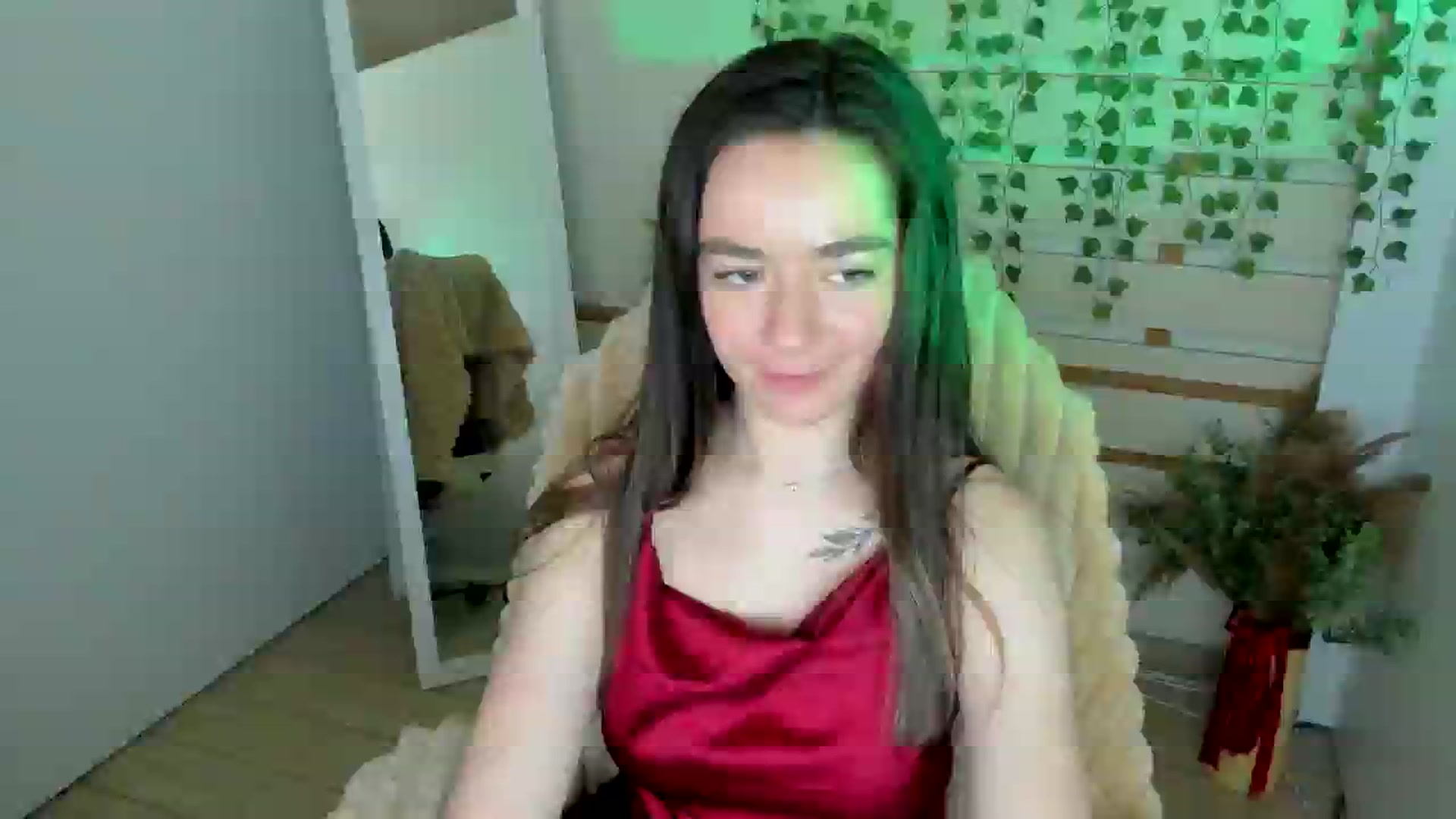 Gallery image thumbnail from KiraLove's myfreecams stream on, 06/10/2025, 11:46 image 16 of 20