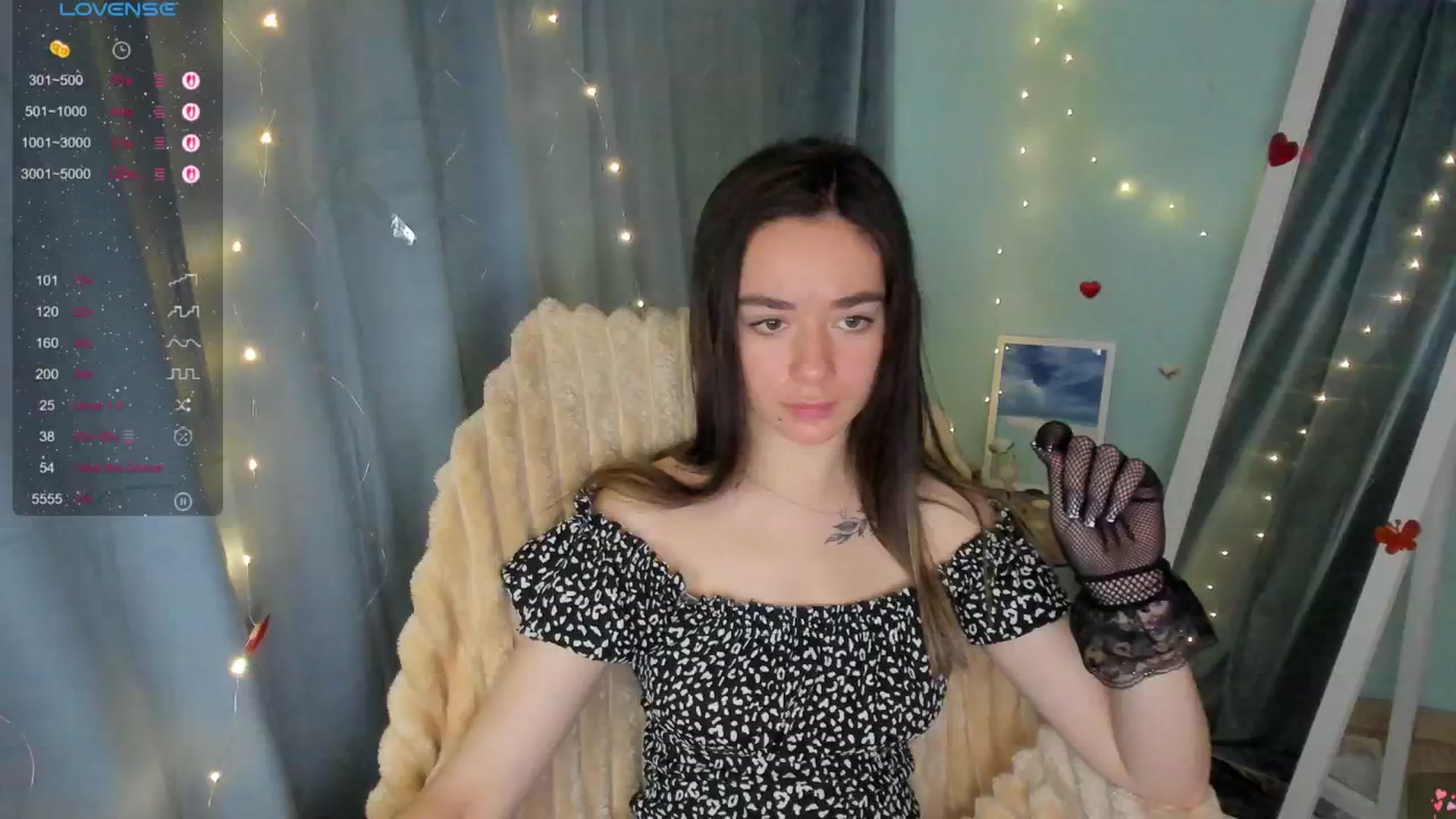 Gallery image thumbnail from KiraLove's myfreecams stream on, 06/11/2025, 07:40 image 14 of 20