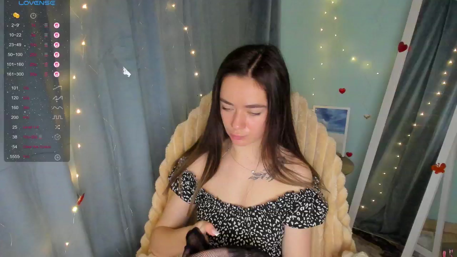 Gallery image thumbnail from KiraLove's myfreecams stream on, 06/11/2025, 07:40 image 6 of 20