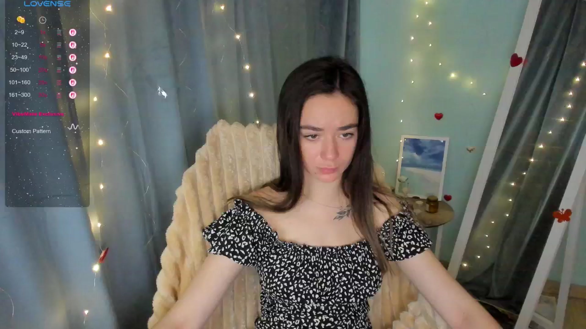 Gallery image thumbnail from KiraLove's myfreecams stream on, 06/11/2025, 07:40 image 17 of 20