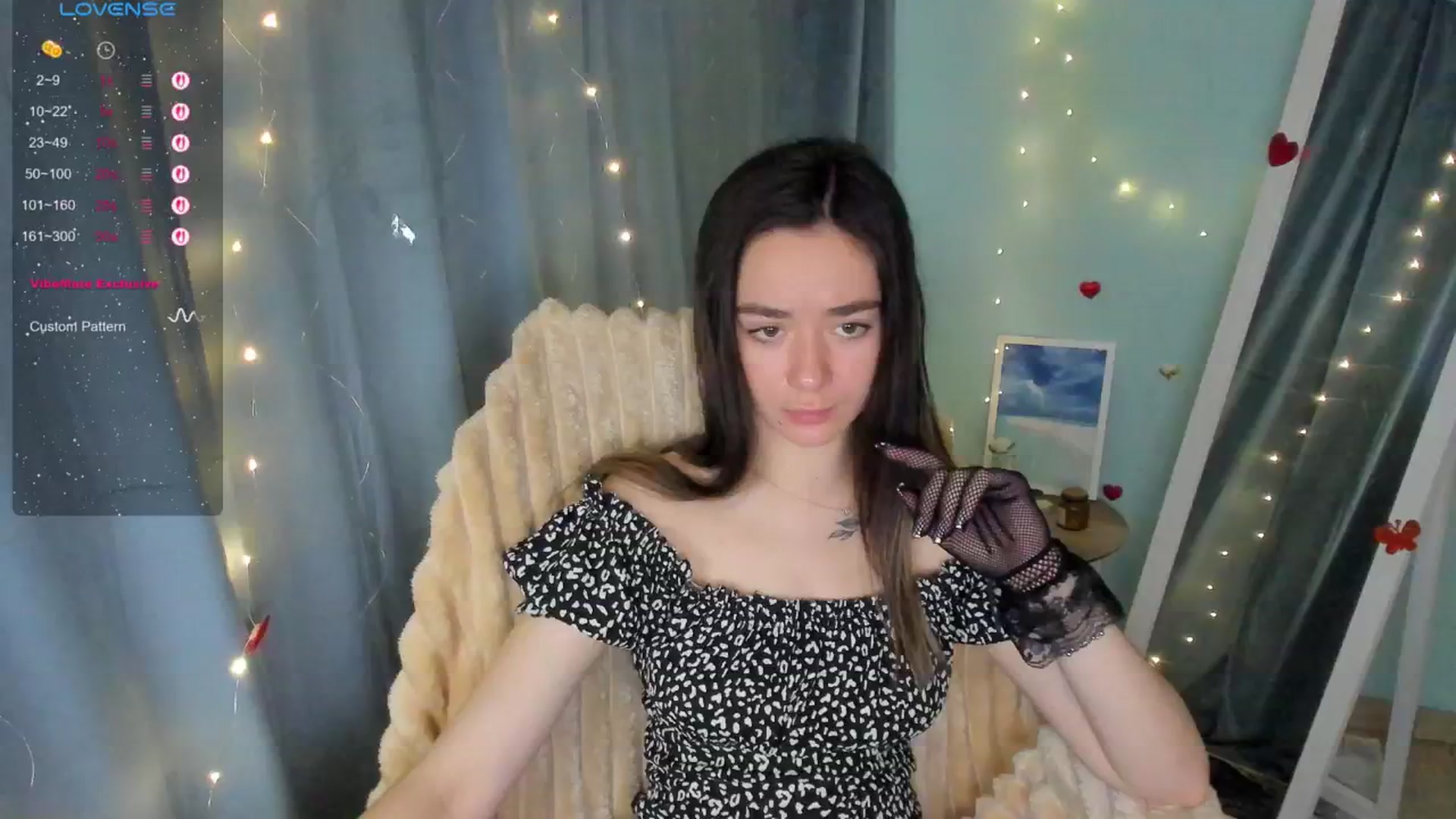 Gallery image thumbnail from KiraLove's myfreecams stream on, 06/11/2025, 07:40 image 15 of 20