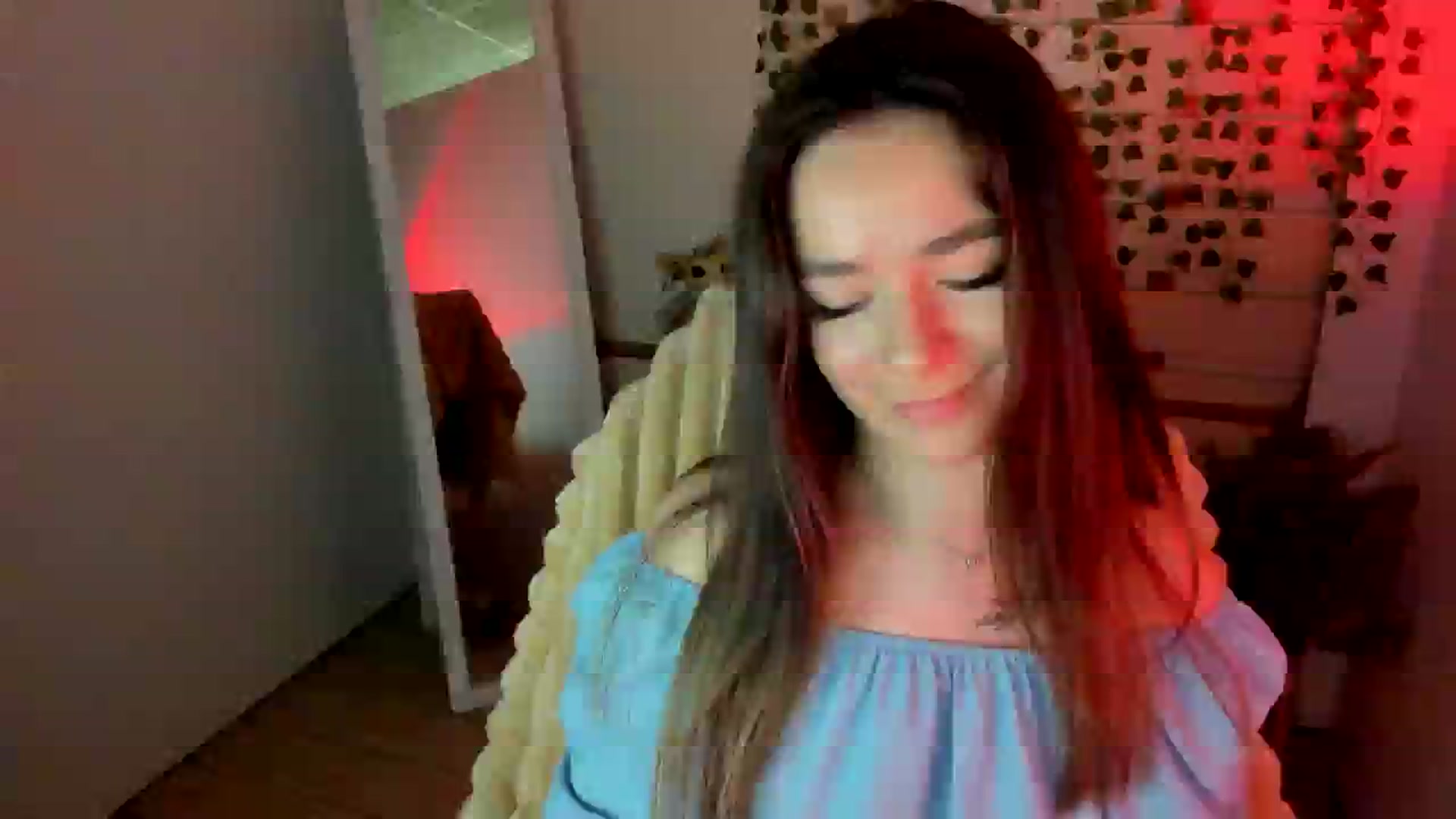 Gallery image thumbnail from KiraLove's myfreecams stream on, 06/15/2025, 08:50 image 1 of 20