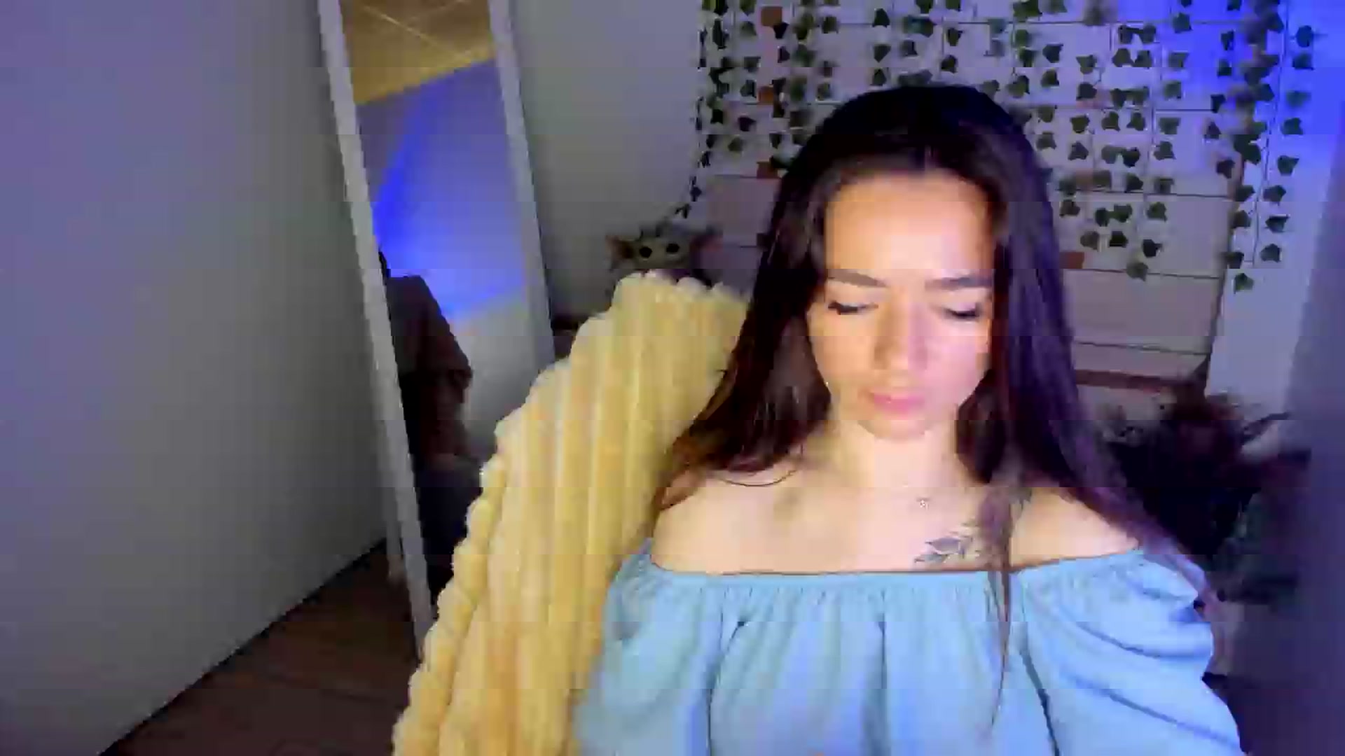 Gallery image thumbnail from KiraLove's myfreecams stream on, 06/15/2025, 08:50 image 20 of 20
