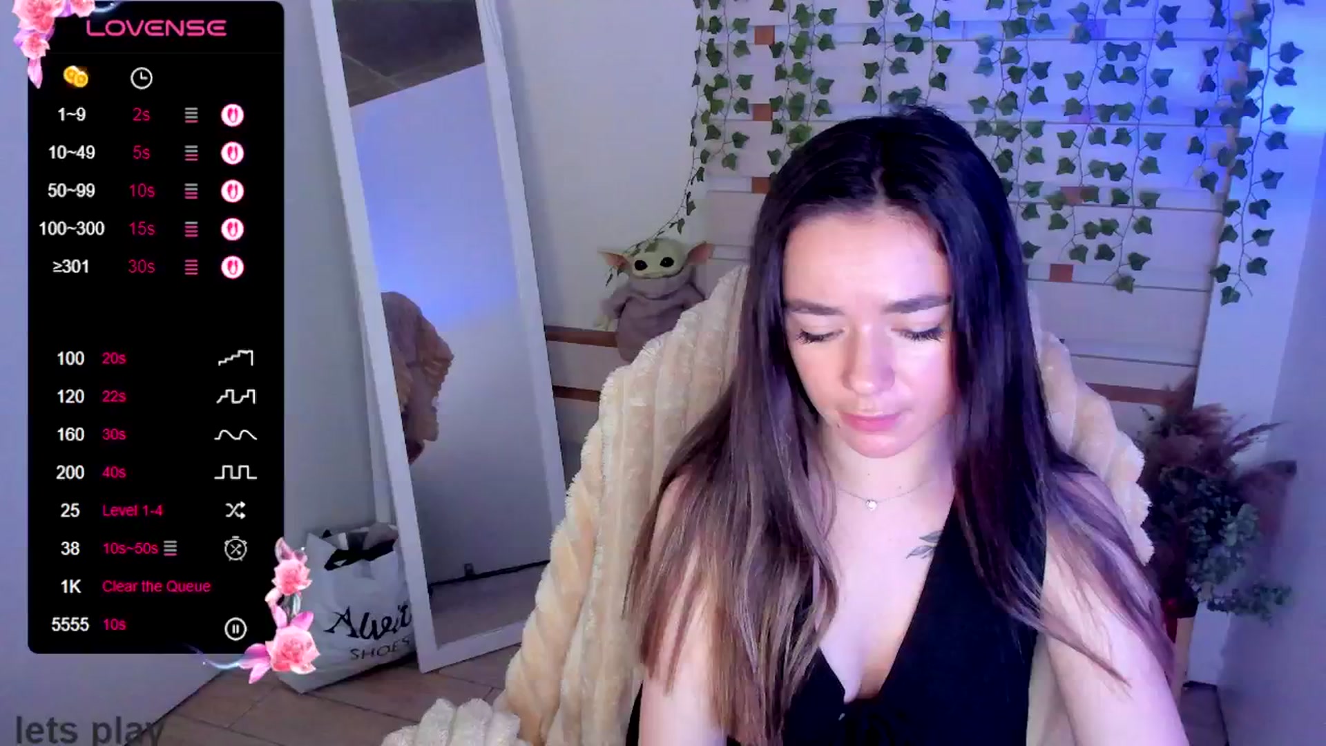 Gallery image thumbnail from KiraLove's myfreecams stream on, 06/17/2025, 11:45 image 1 of 20