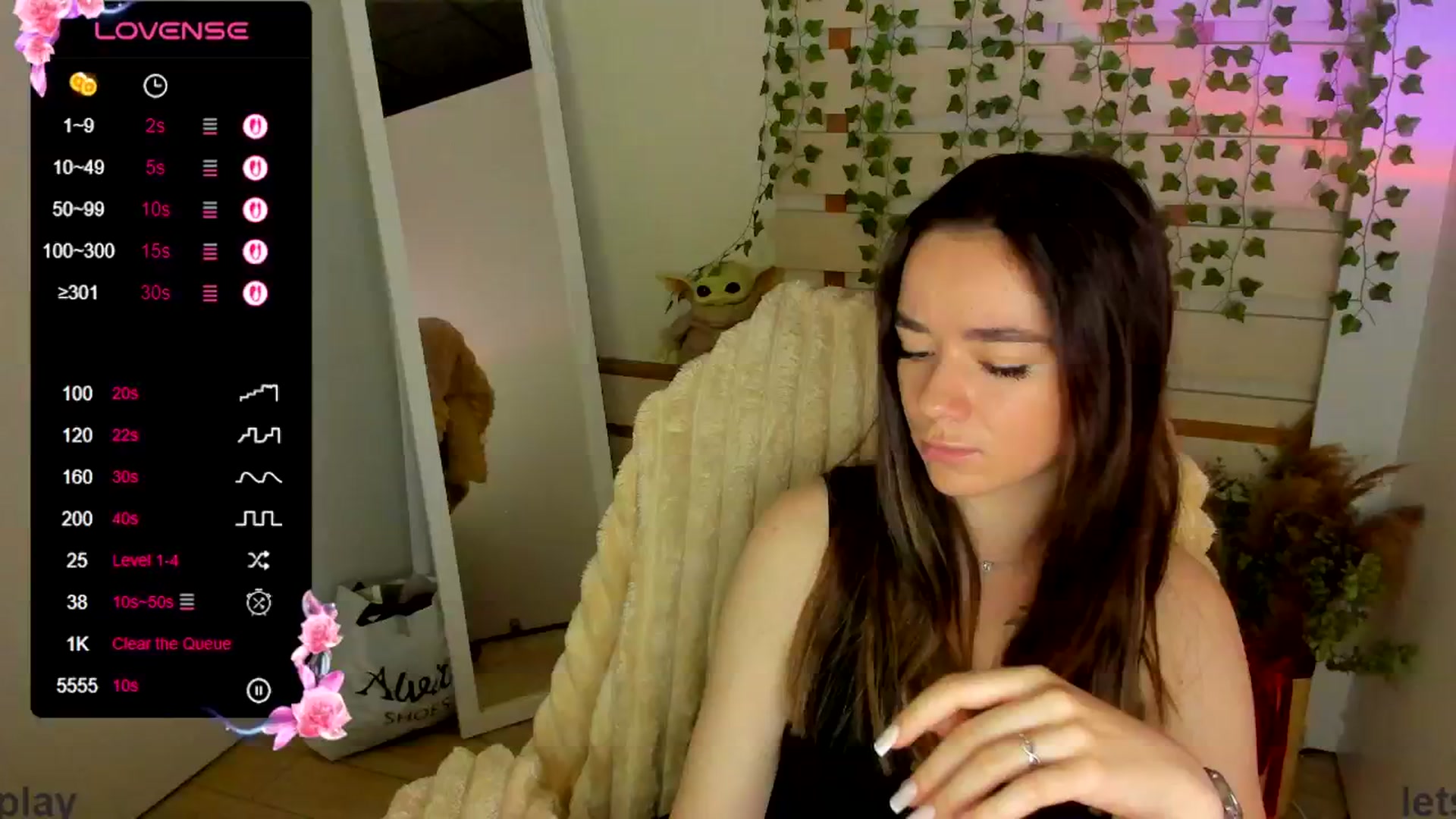 Gallery image thumbnail from KiraLove's myfreecams stream on, 06/17/2025, 11:45 image 19 of 20