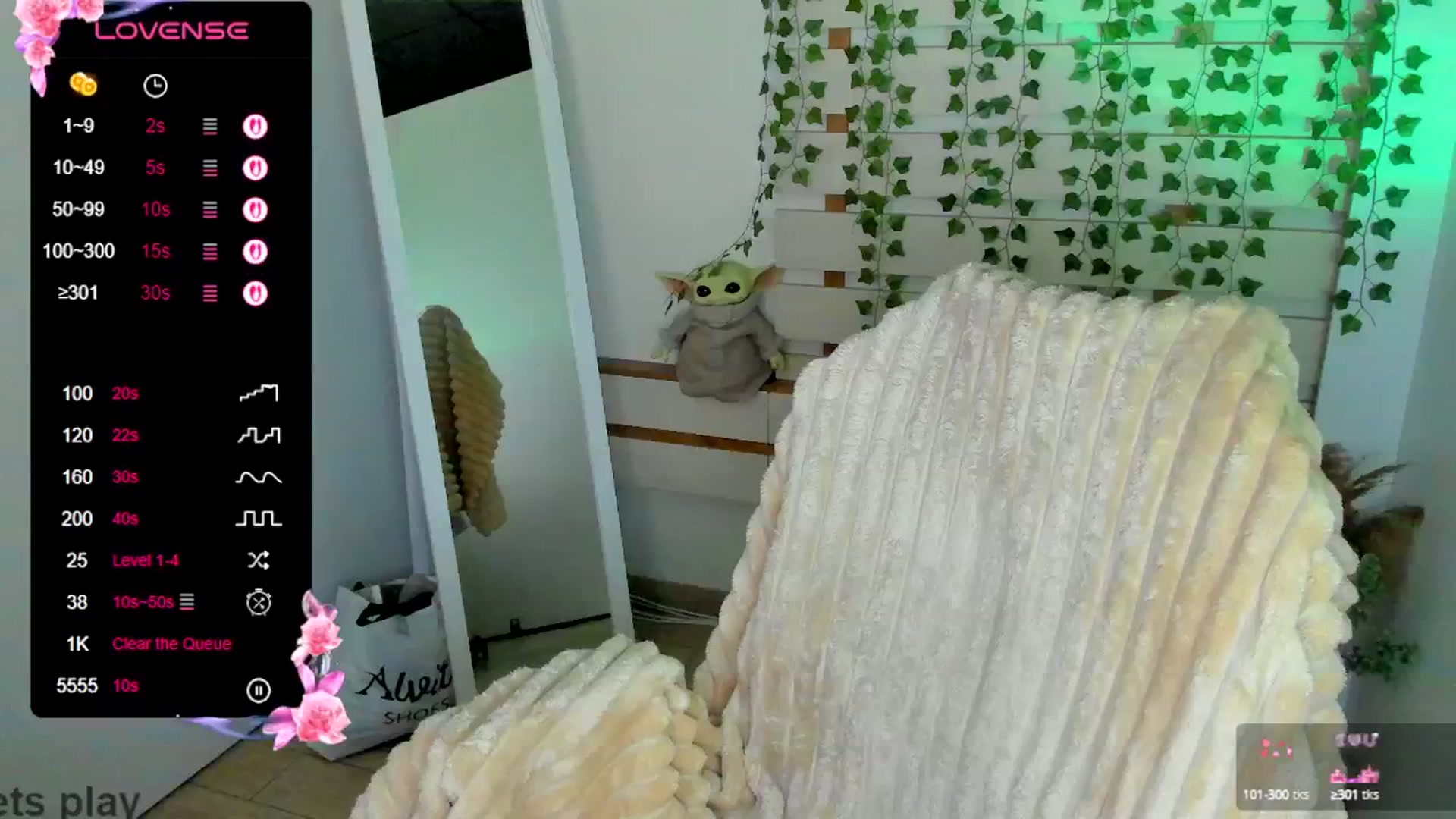 Gallery image thumbnail from KiraLove's myfreecams stream on, 06/17/2025, 11:45 image 8 of 20