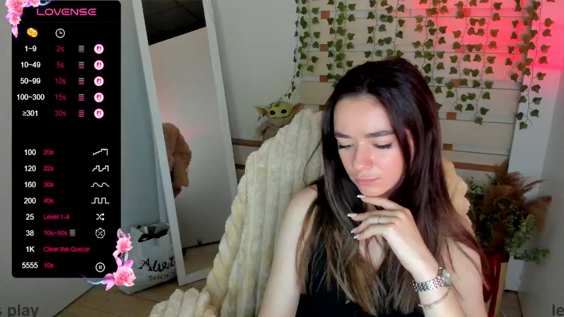 Gallery image thumbnail from KiraLove's myfreecams stream on, 06/17/2025, 11:45 image 15 of 20