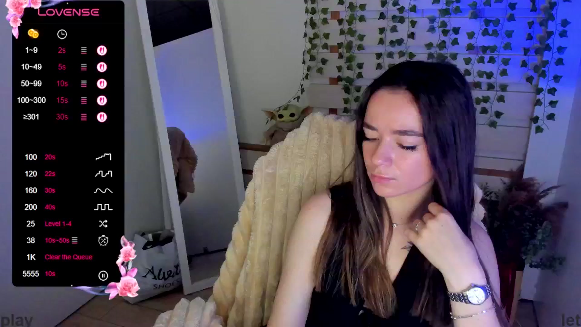 Gallery image thumbnail from KiraLove's myfreecams stream on, 06/17/2025, 11:45 image 18 of 20