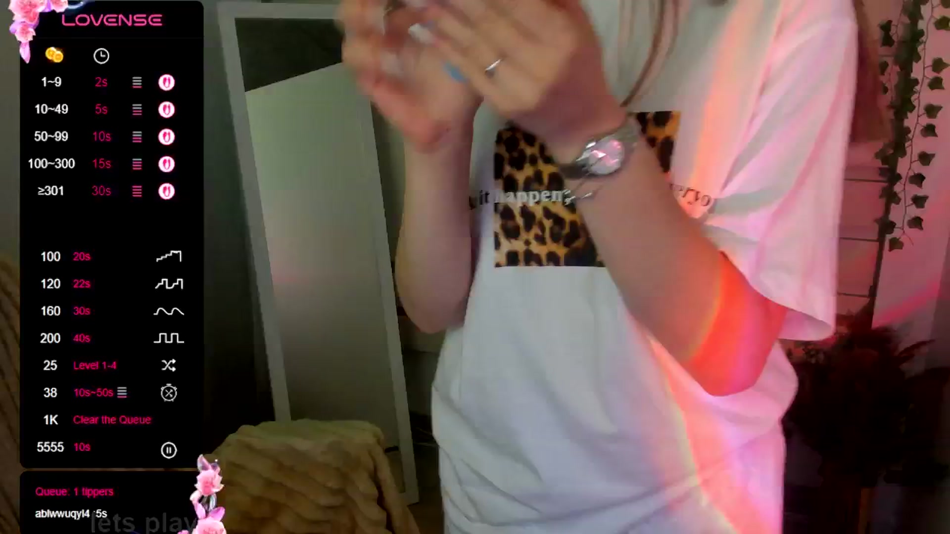 Gallery image thumbnail from KiraLove's myfreecams stream on, 07/06/2025, 09:15 image 19 of 20