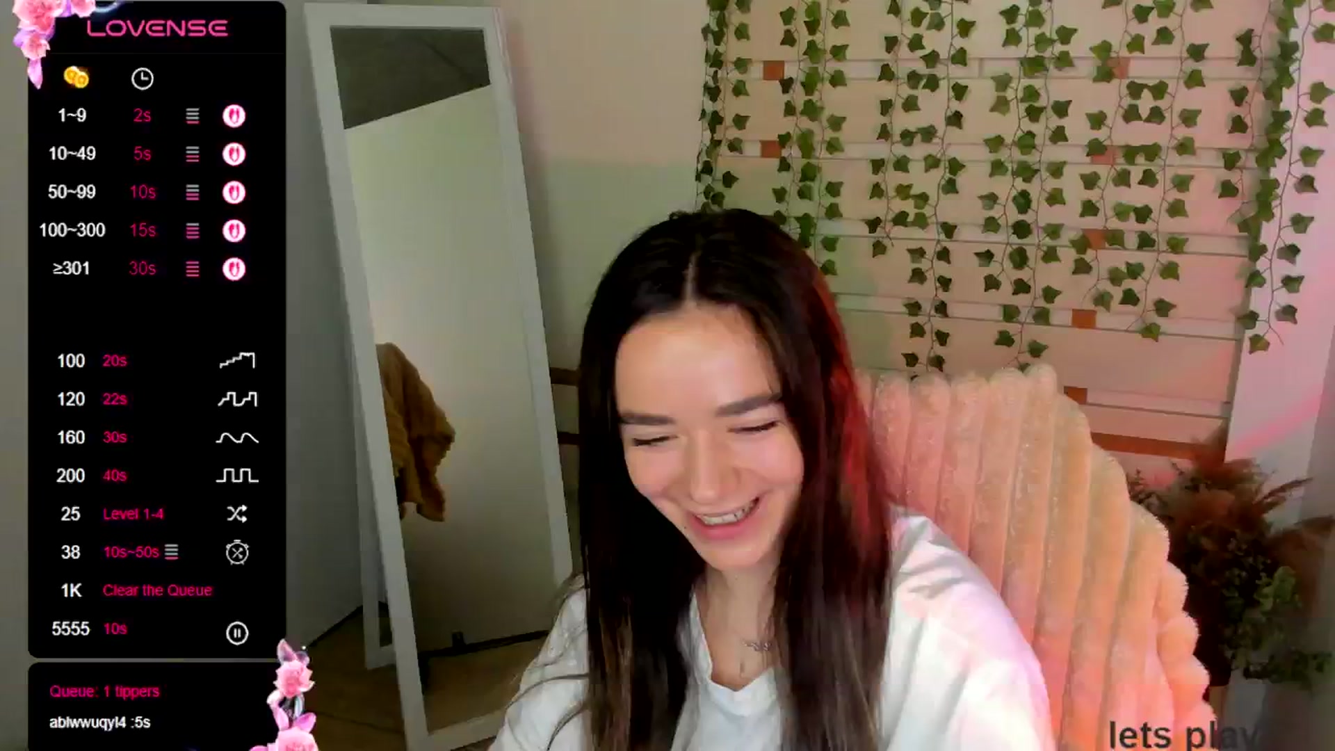 Gallery image thumbnail from KiraLove's myfreecams stream on, 07/06/2025, 09:15 image 4 of 20