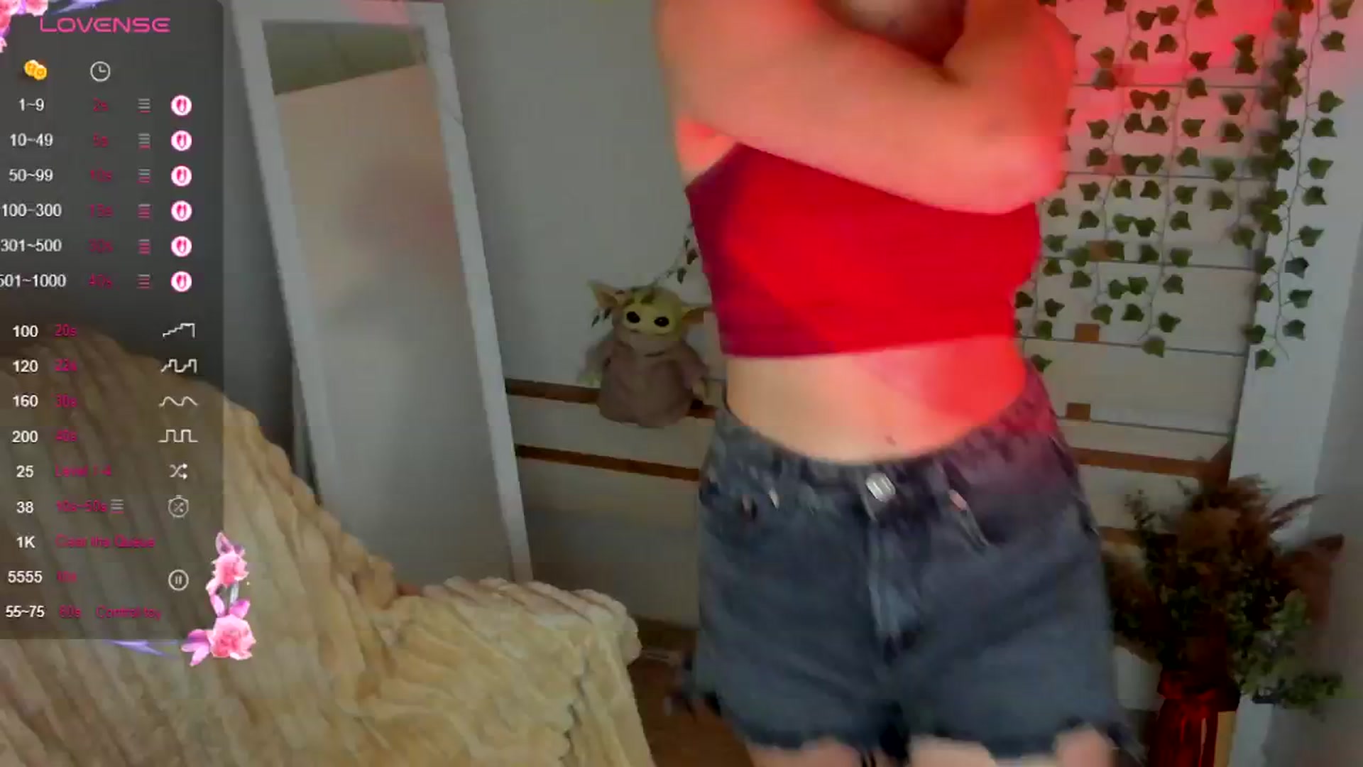 Gallery image thumbnail from KiraLove's myfreecams stream on, 08/04/2025, 11:07 image 9 of 20