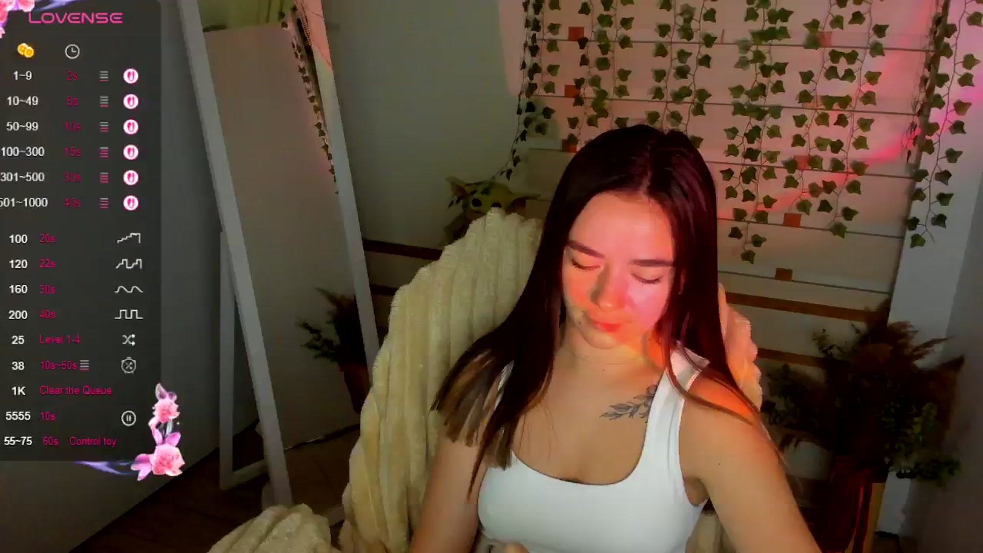 Gallery image thumbnail from KiraLove's myfreecams stream on, 08/18/2025, 11:29 image 3 of 20