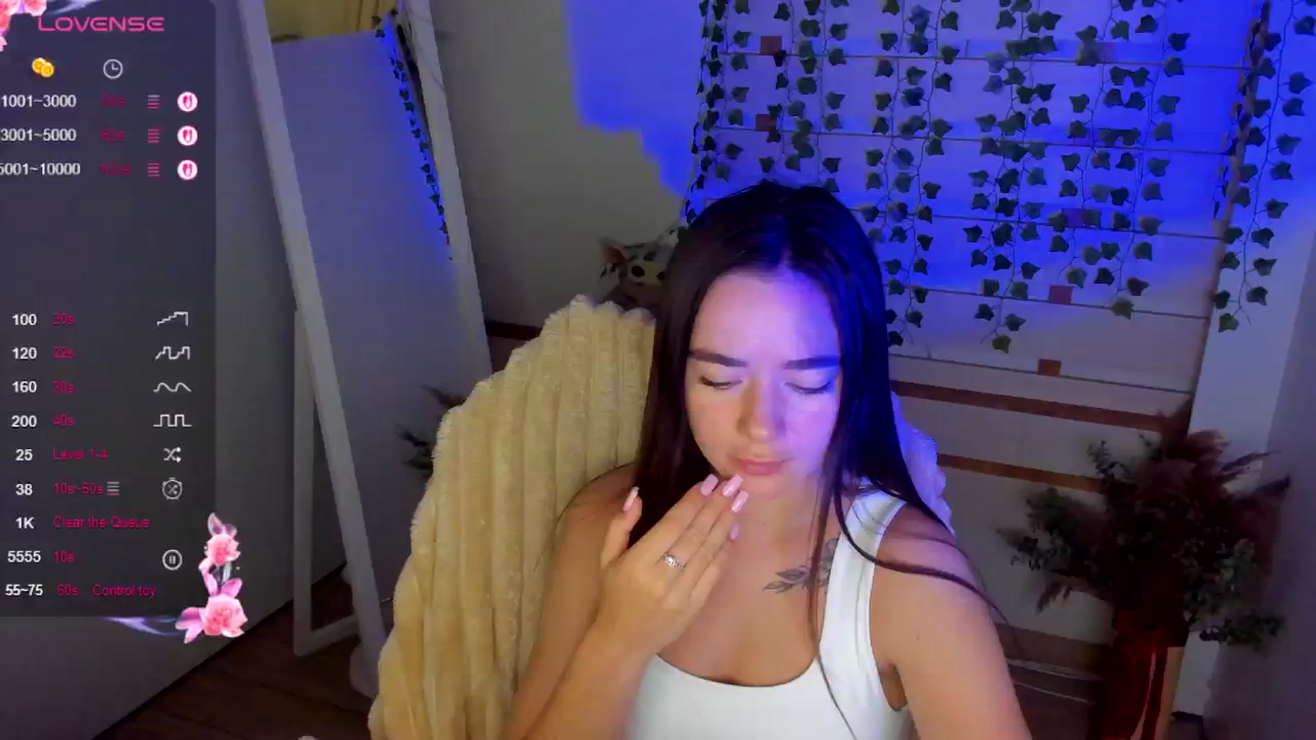 Gallery image thumbnail from KiraLove's myfreecams stream on, 08/18/2025, 11:29 image 5 of 20