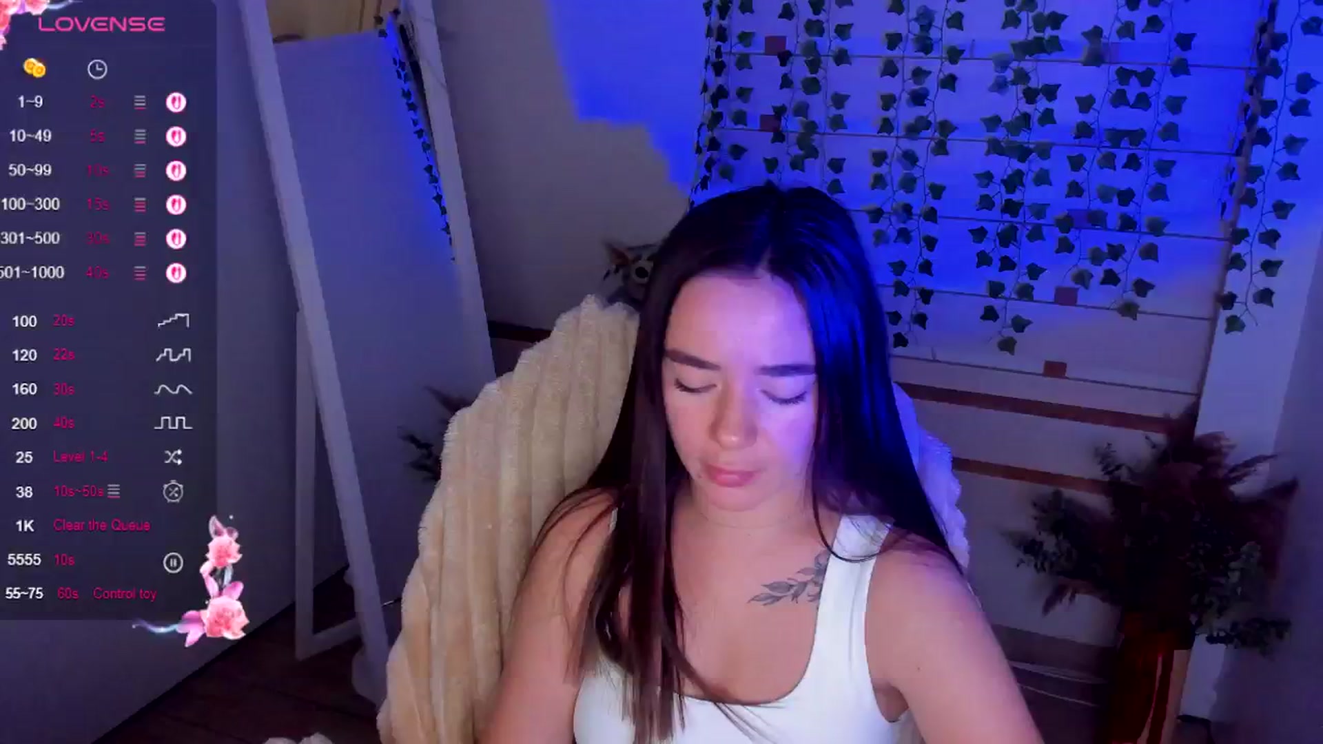 Gallery image thumbnail from KiraLove's myfreecams stream on, 08/18/2025, 11:29 image 12 of 20