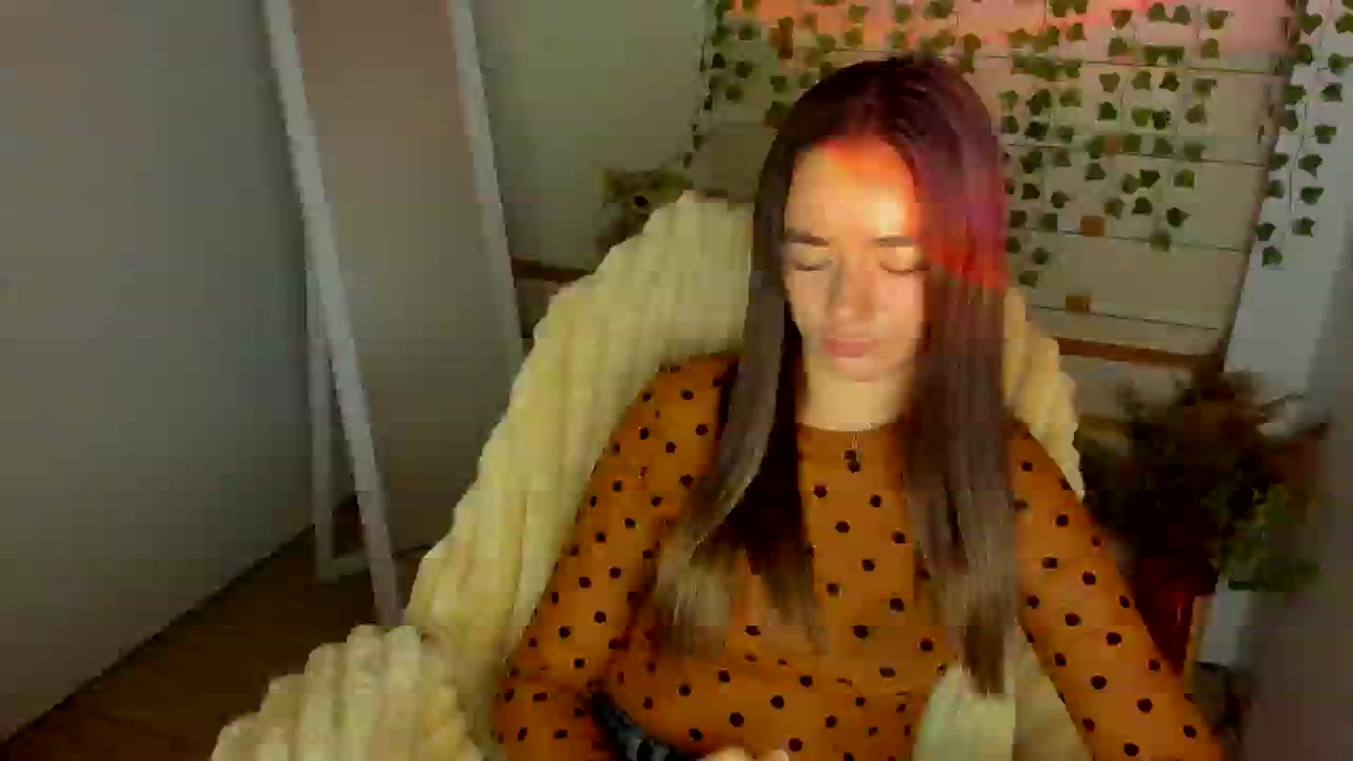 Gallery image thumbnail from KiraLove's myfreecams stream on, 08/22/2025, 10:42 image 14 of 20