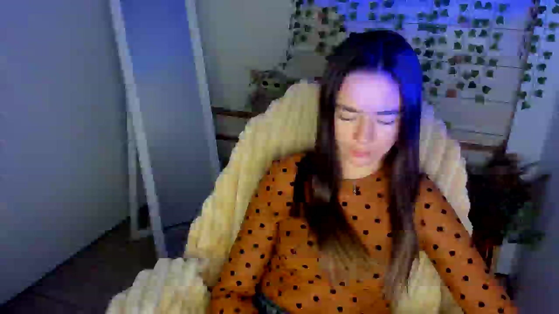 Gallery image thumbnail from KiraLove's myfreecams stream on, 08/22/2025, 10:42 image 4 of 20