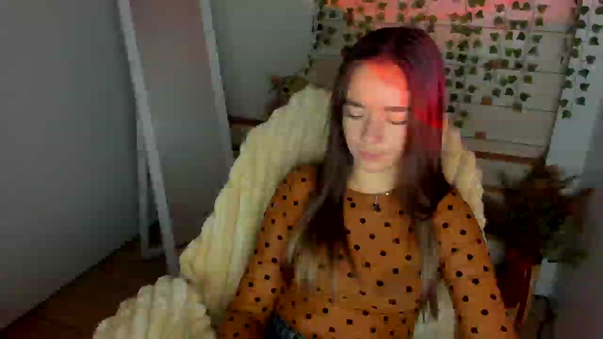 Gallery image thumbnail from KiraLove's myfreecams stream on, 08/22/2025, 10:42 image 19 of 20