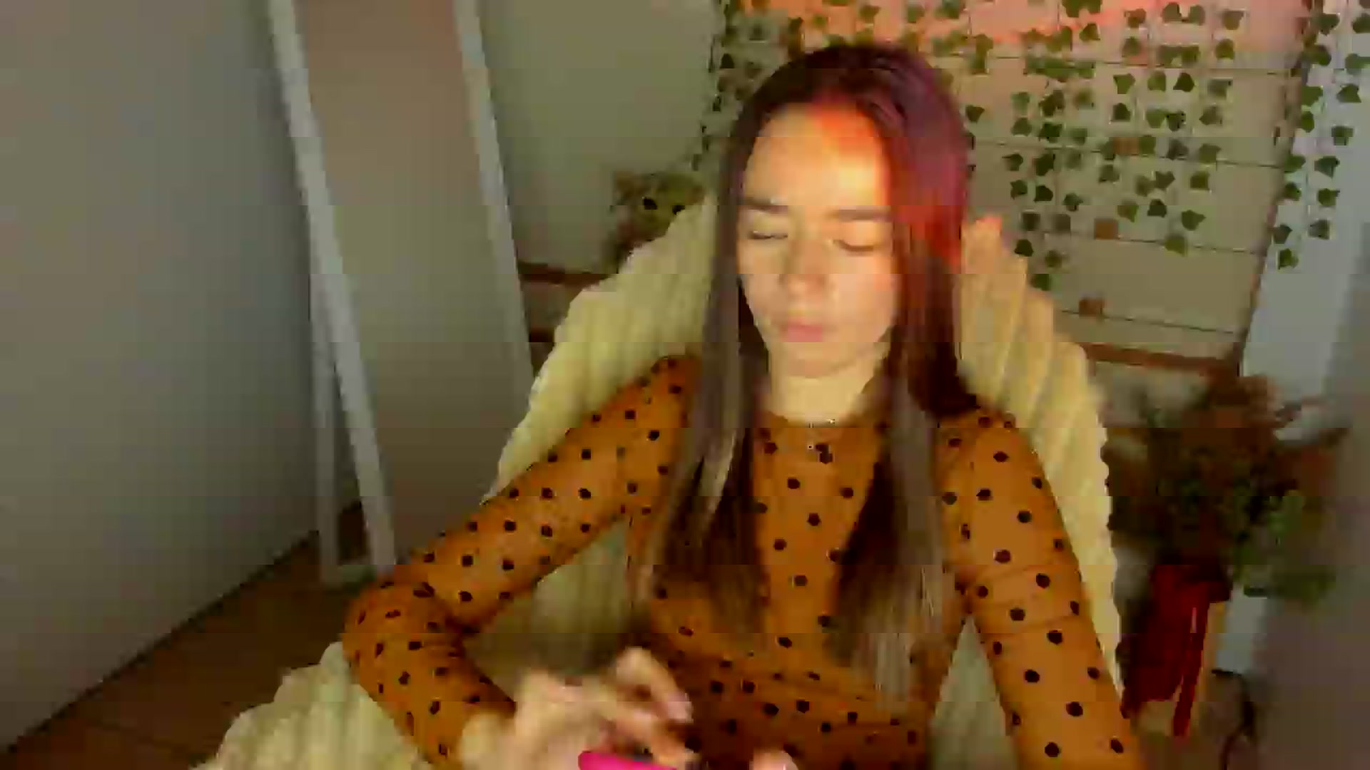 Gallery image thumbnail from KiraLove's myfreecams stream on, 08/22/2025, 10:42 image 11 of 20