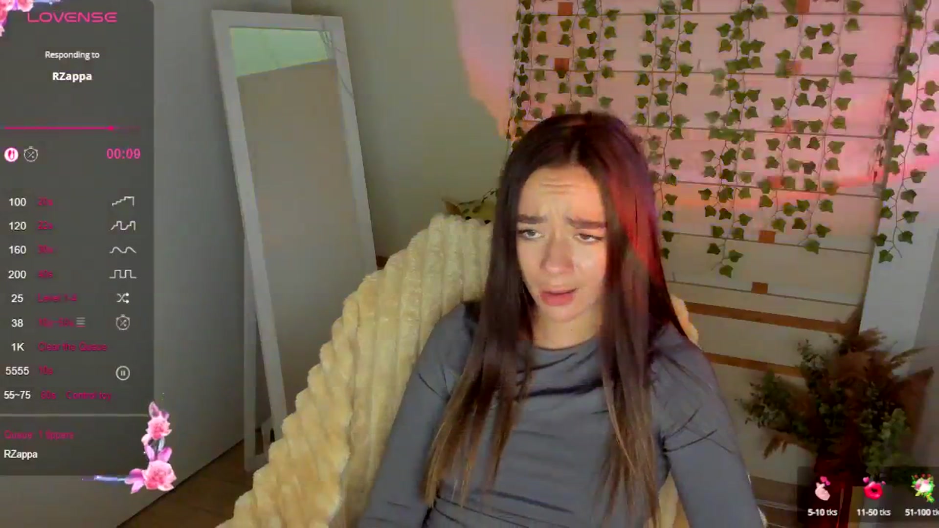 Gallery image thumbnail from KiraLove's myfreecams stream on, 09/07/2025, 11:23 image 2 of 20
