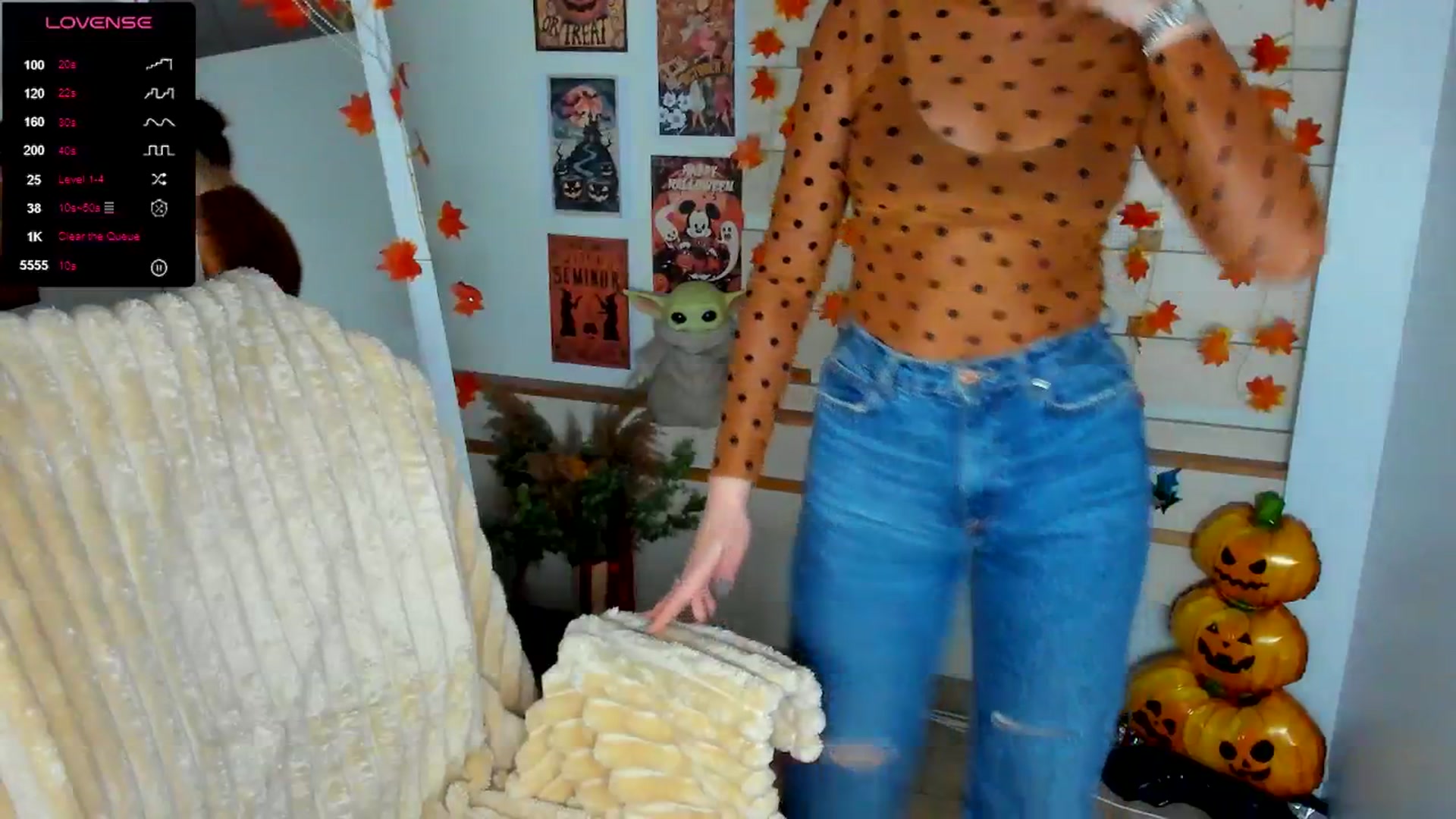 Gallery image thumbnail from KiraLove's myfreecams stream on, 11/10/2025, 10:26 image 12 of 20