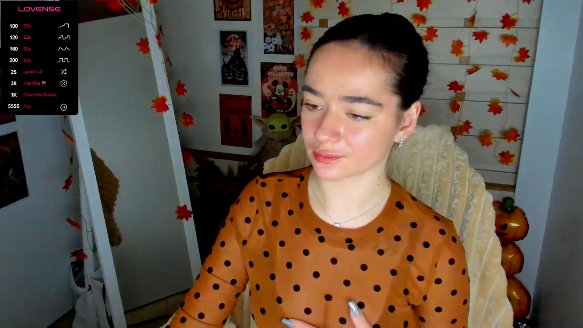 Gallery image thumbnail from KiraLove's myfreecams stream on, 11/10/2025, 10:26 image 17 of 20