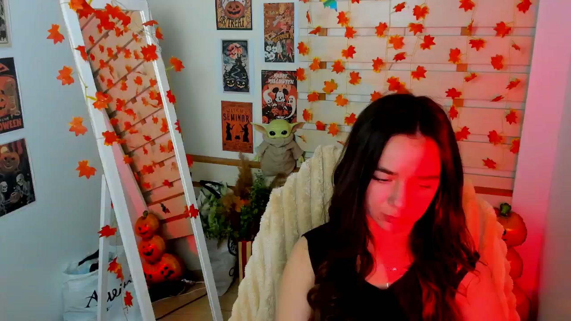 Gallery image thumbnail from KiraLove's myfreecams stream on, 11/13/2025, 11:37 image 11 of 20