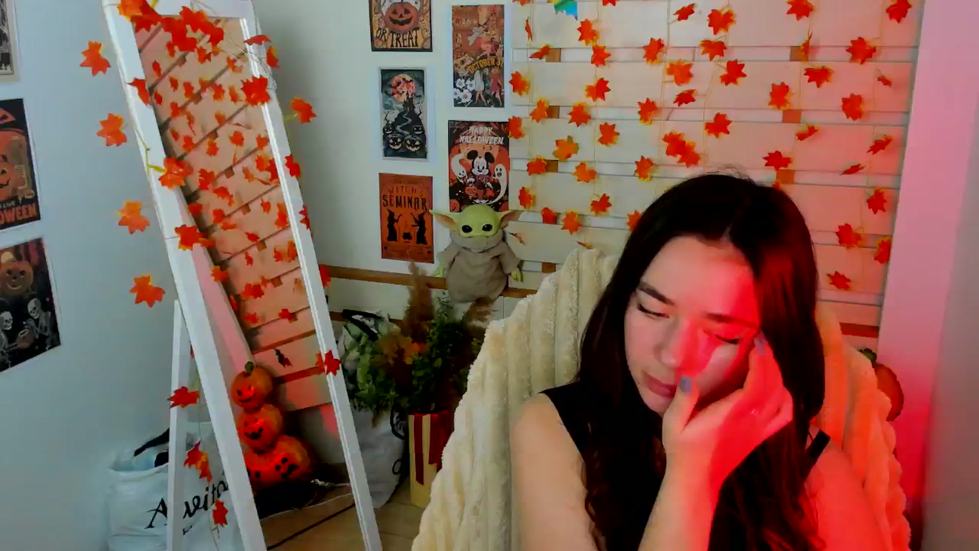 Gallery image thumbnail from KiraLove's myfreecams stream on, 11/13/2025, 11:37 image 19 of 20