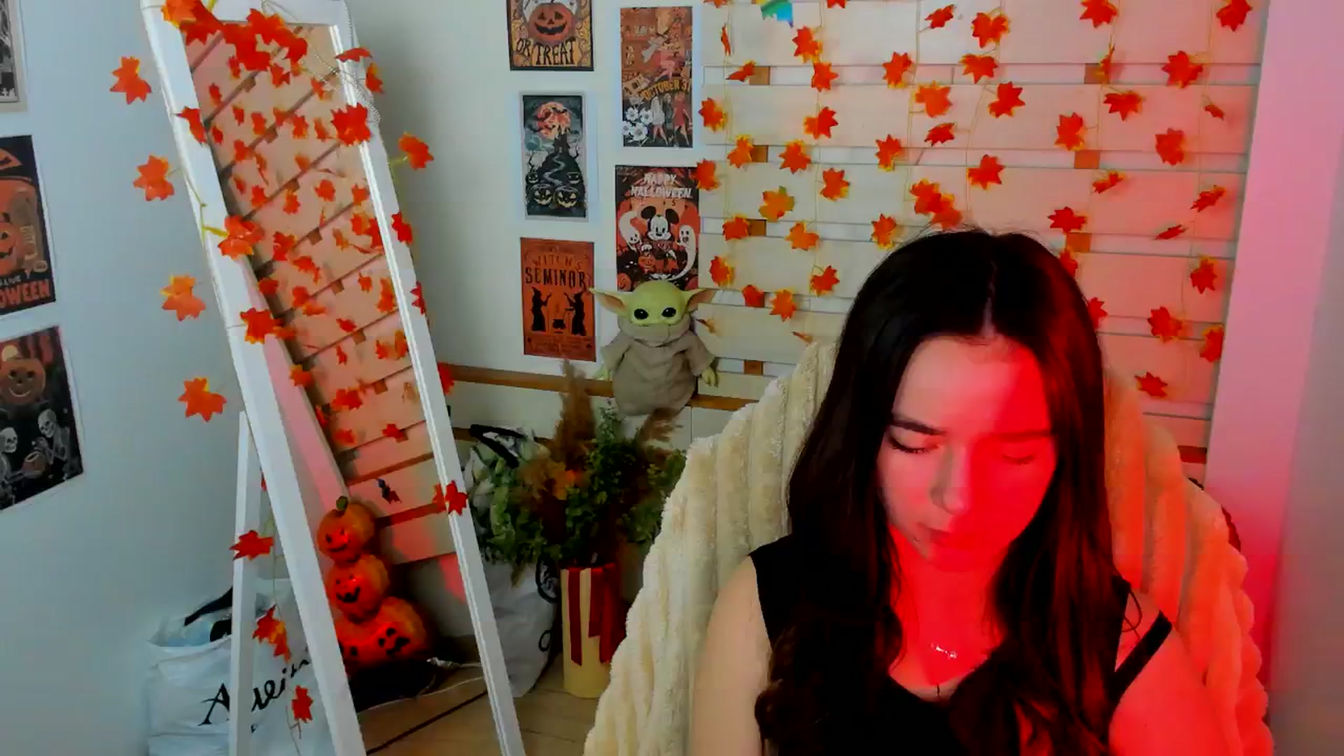 Gallery image thumbnail from KiraLove's myfreecams stream on, 11/13/2025, 11:37 image 3 of 20