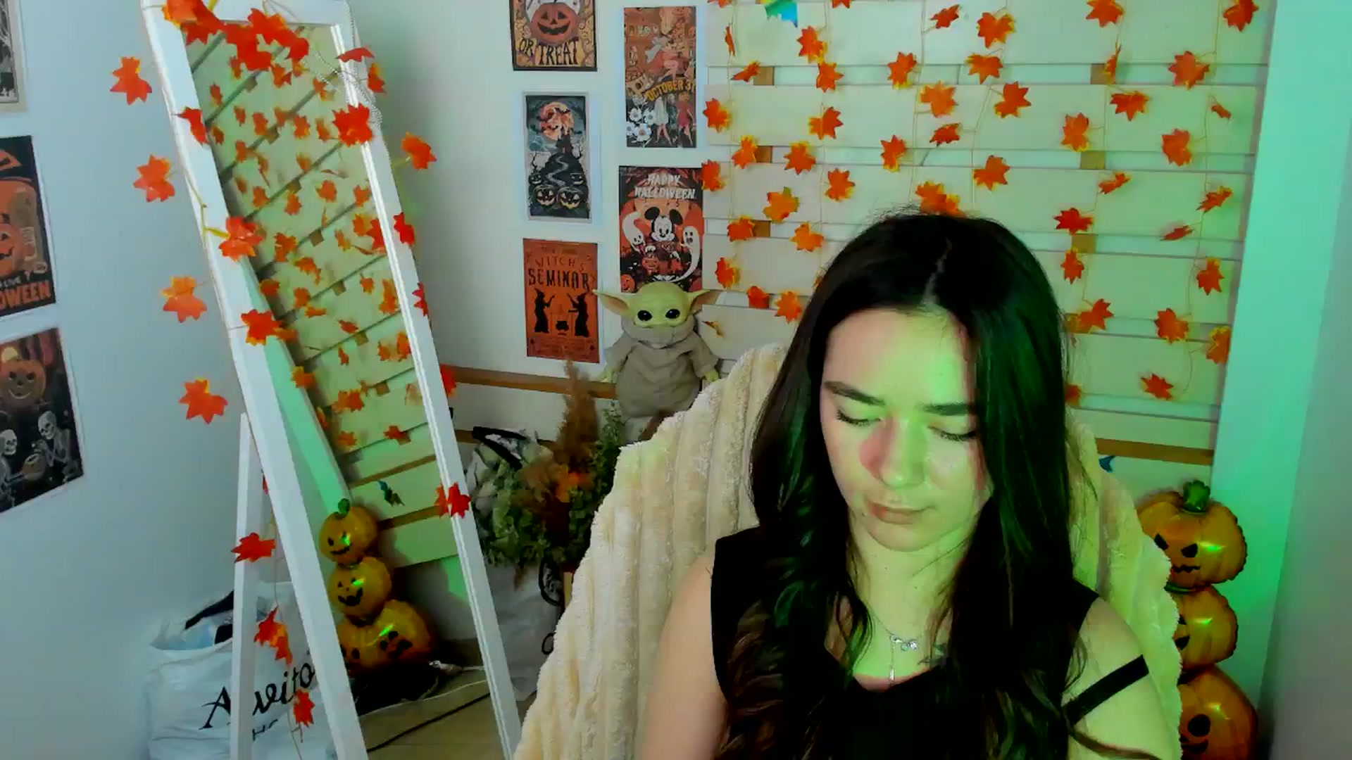 Gallery image thumbnail from KiraLove's myfreecams stream on, 11/13/2025, 12:12 image 20 of 20