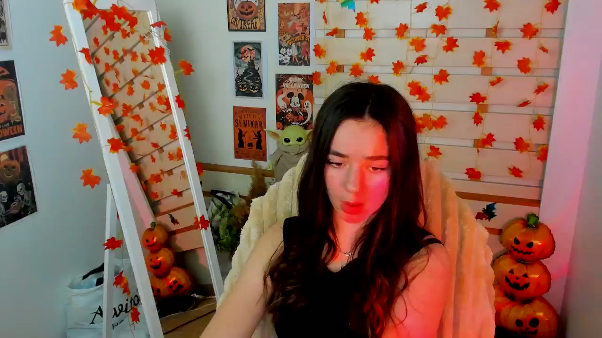 Gallery image thumbnail from KiraLove's myfreecams stream on, 11/13/2025, 12:12 image 9 of 20
