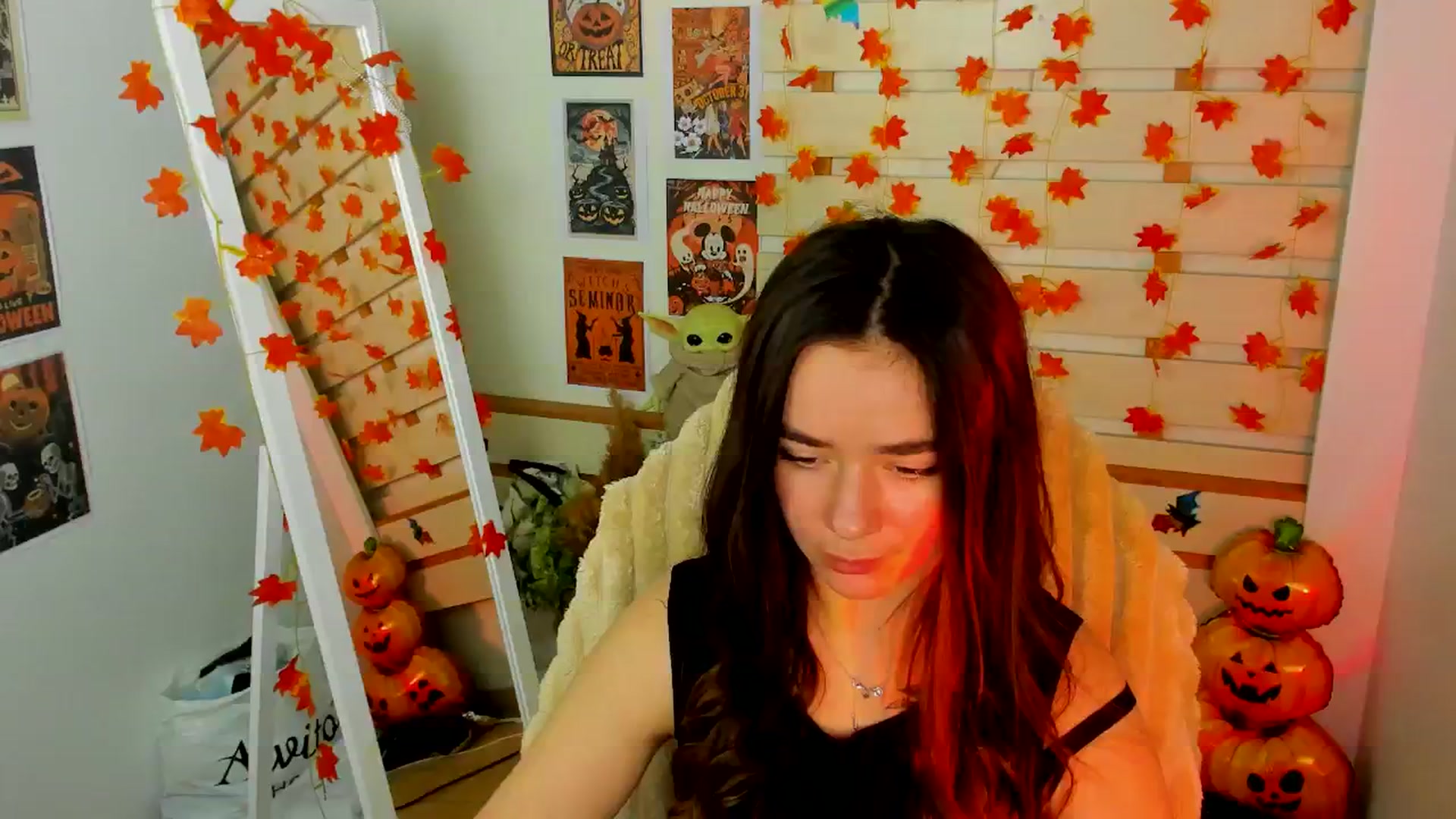Gallery image thumbnail from KiraLove's myfreecams stream on, 11/13/2025, 12:12 image 12 of 20